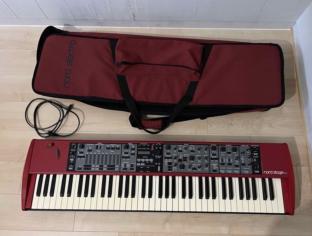 Super Nord Stage 2 73 touches + housse 