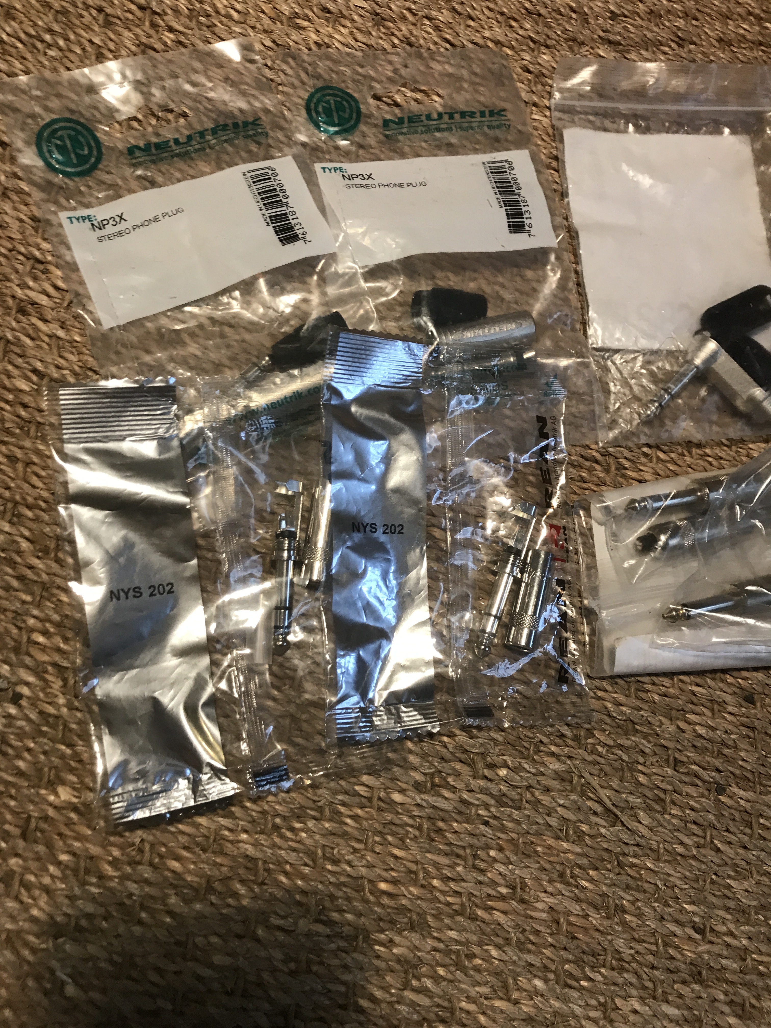 FED79F94-958B-4AD4-9497-CC0770201E94