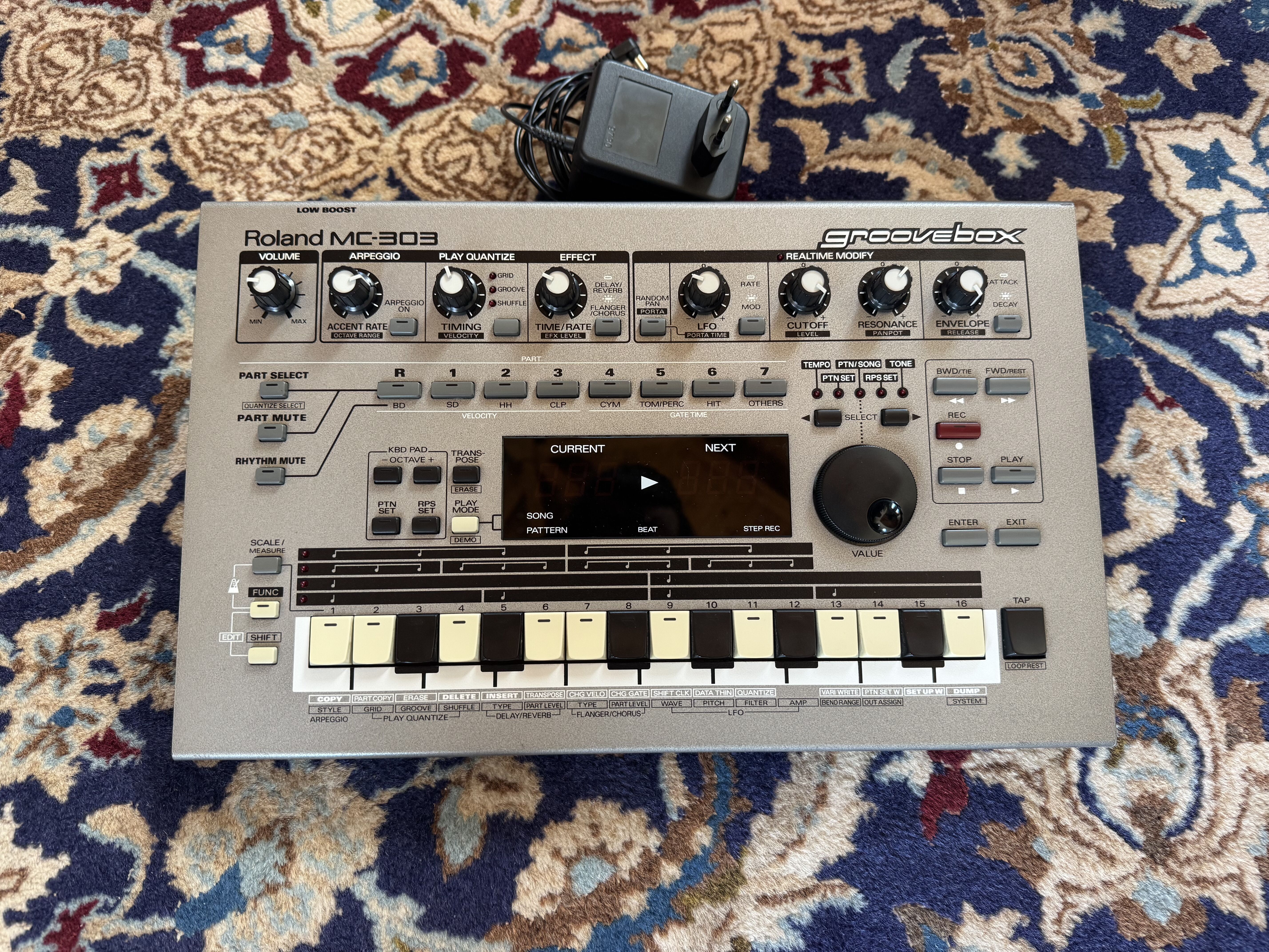 Vends Groovebox Roland MC 303 en top état