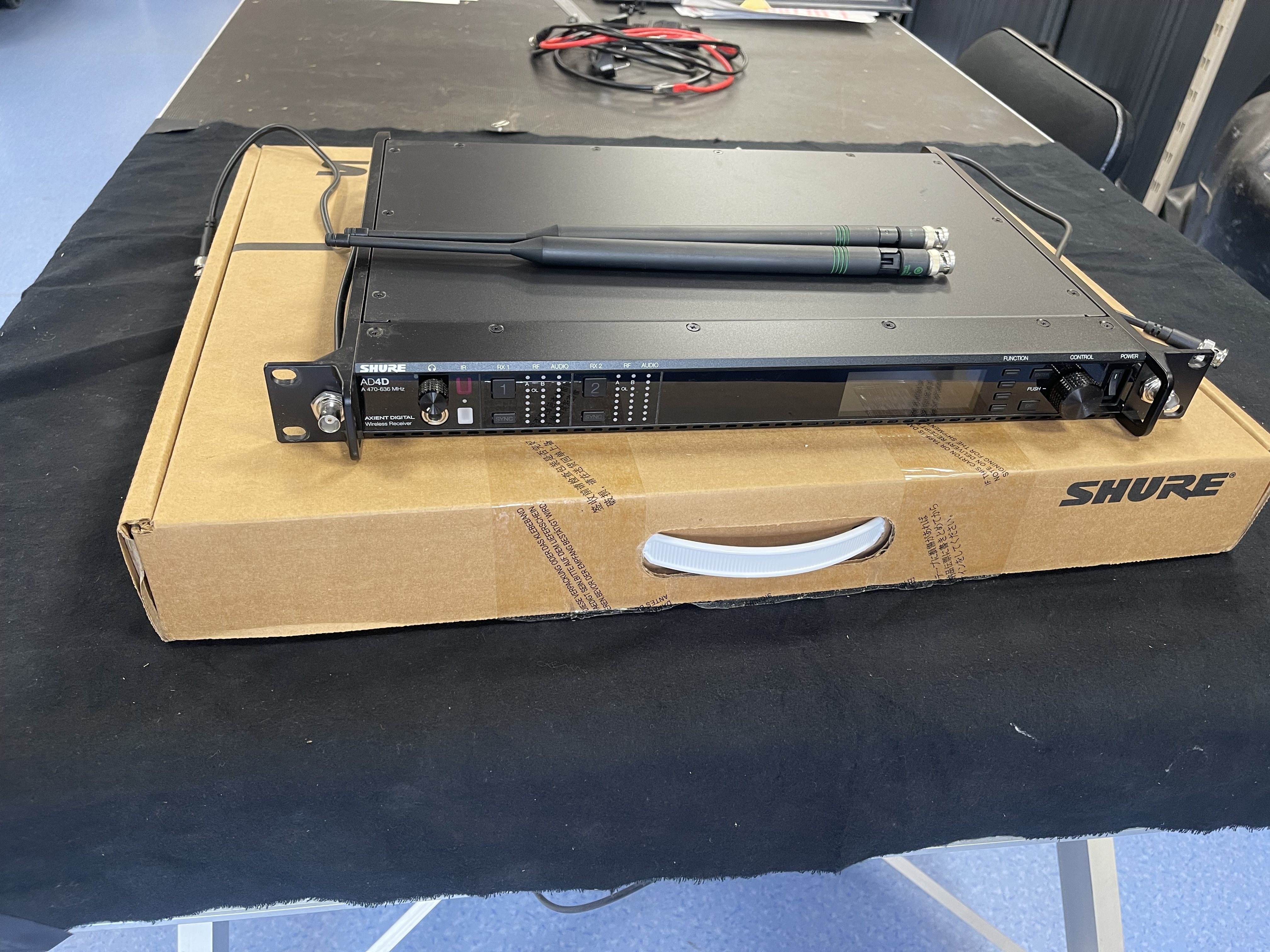 Kit Shure Axient AD4D + ADX2 SM58 + ADX2 N8C