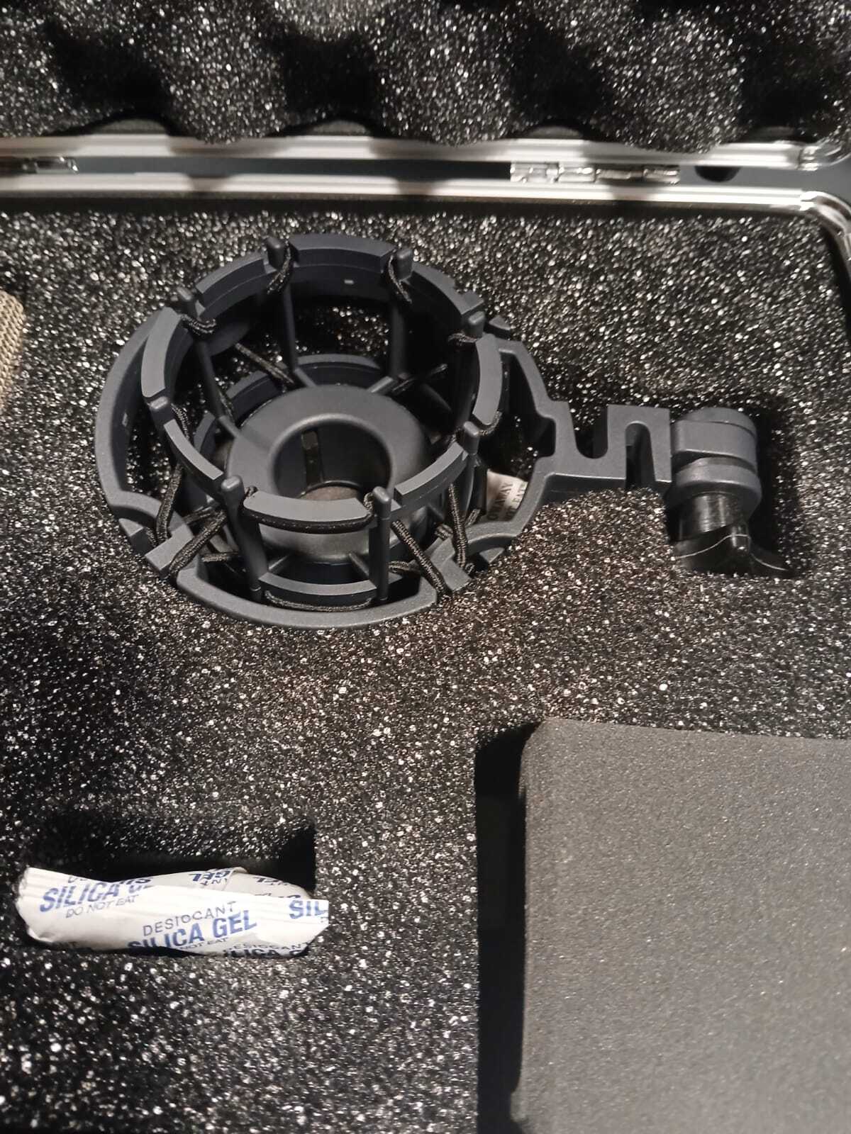 Vends akg c214