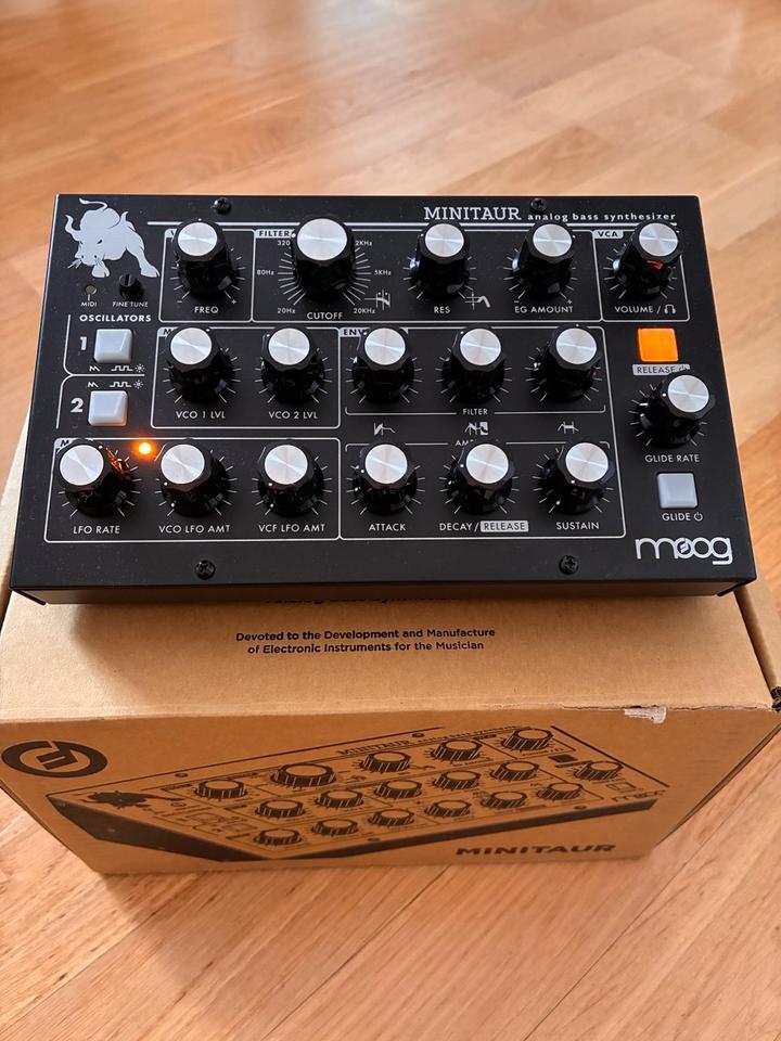 Moog Minitaur
