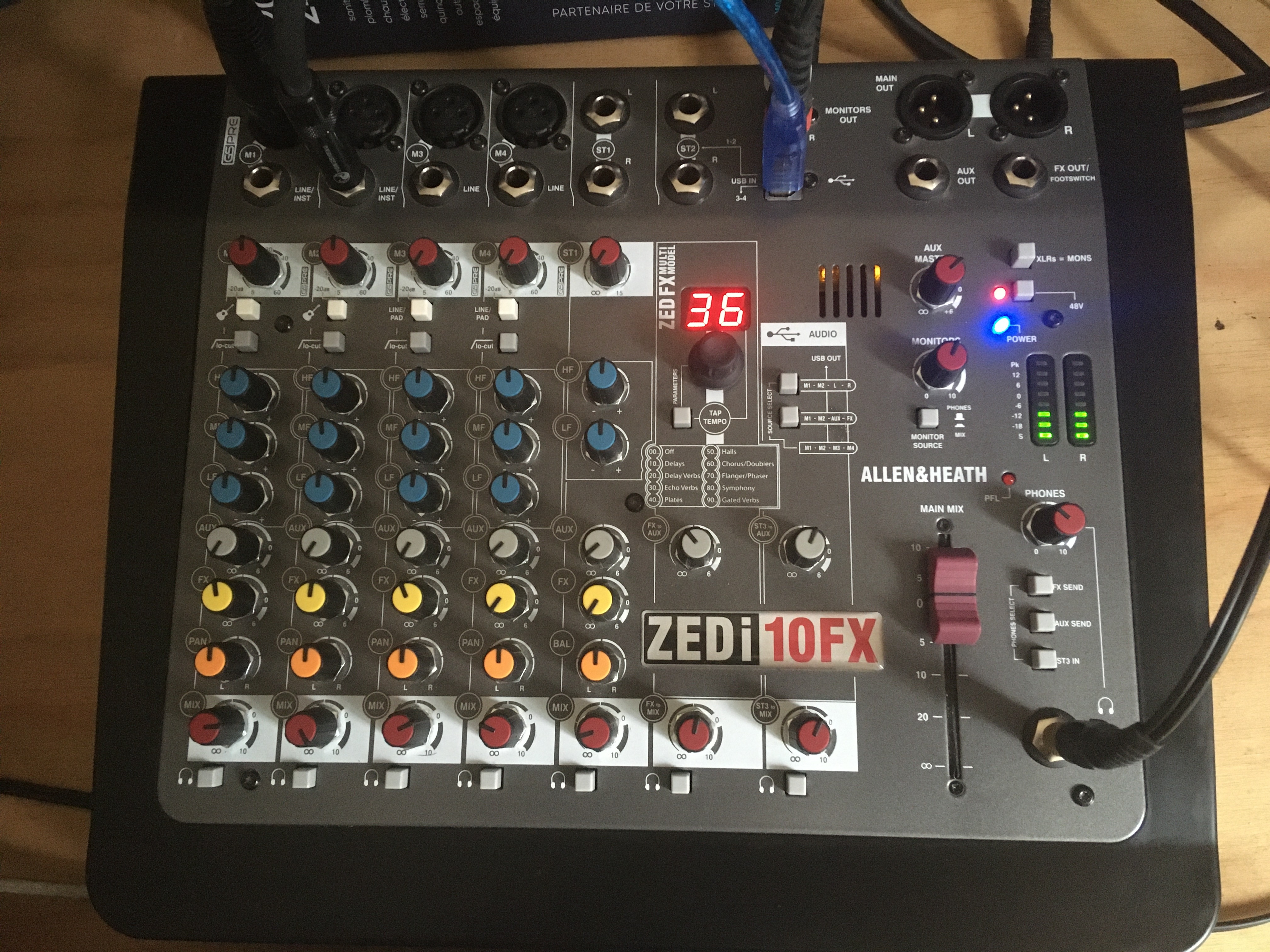 Vends Allen & Heath ZEDi-10 FX
