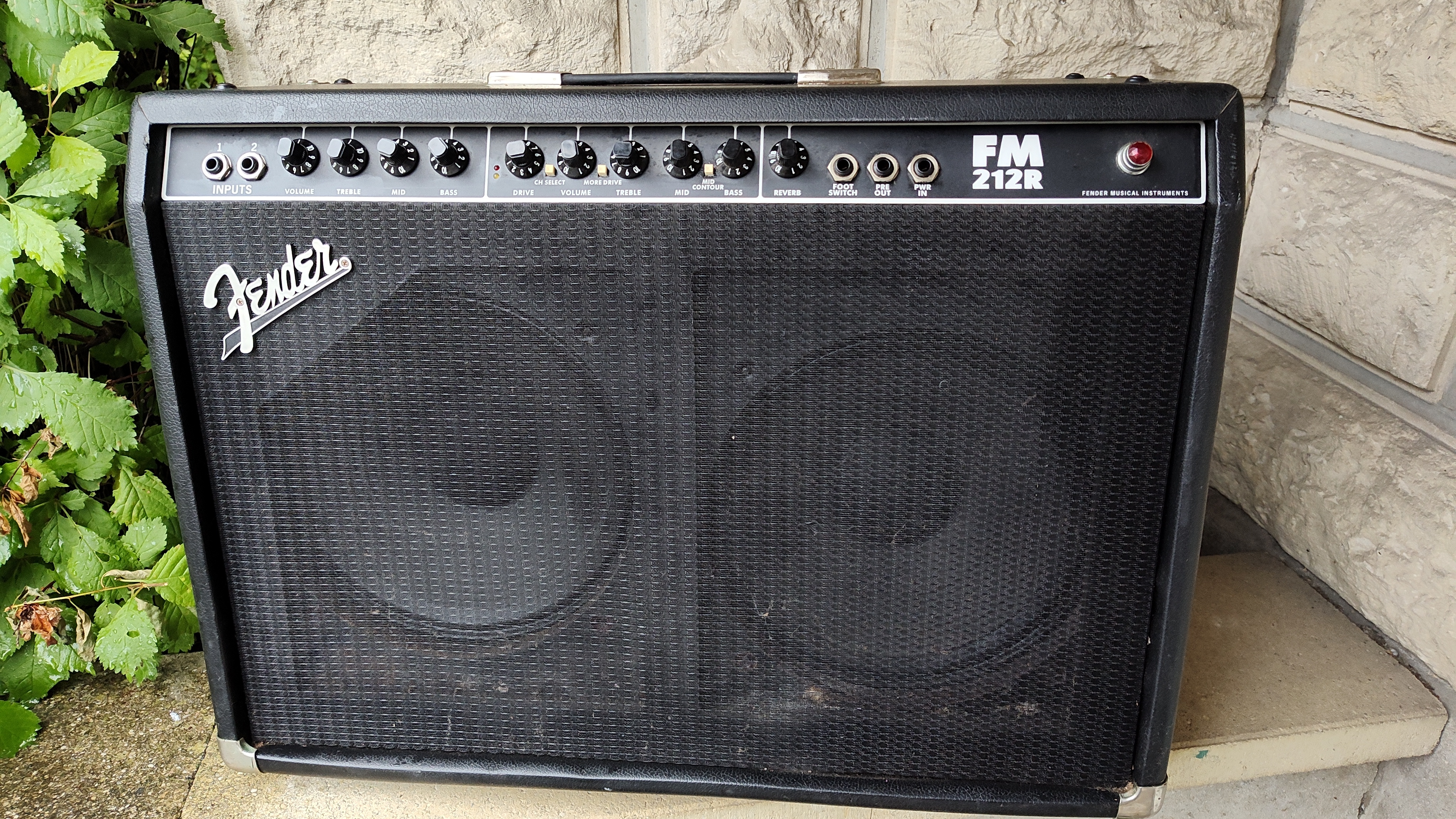 Fender FM 212 R