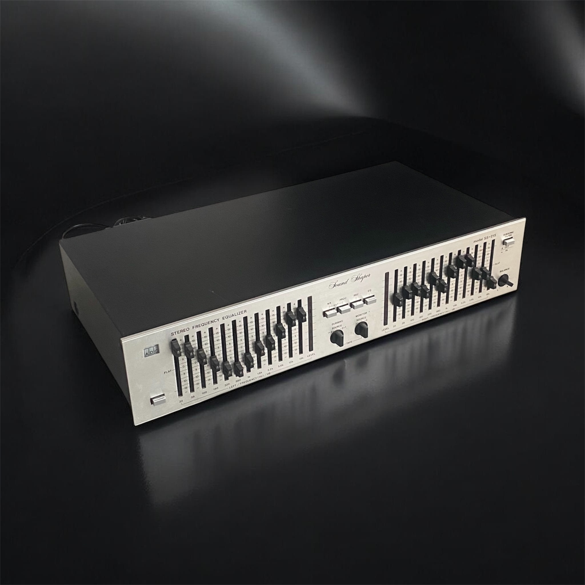 Égaliseur de fréquence stéréo ADC Sound Shaper modèle SS-215.