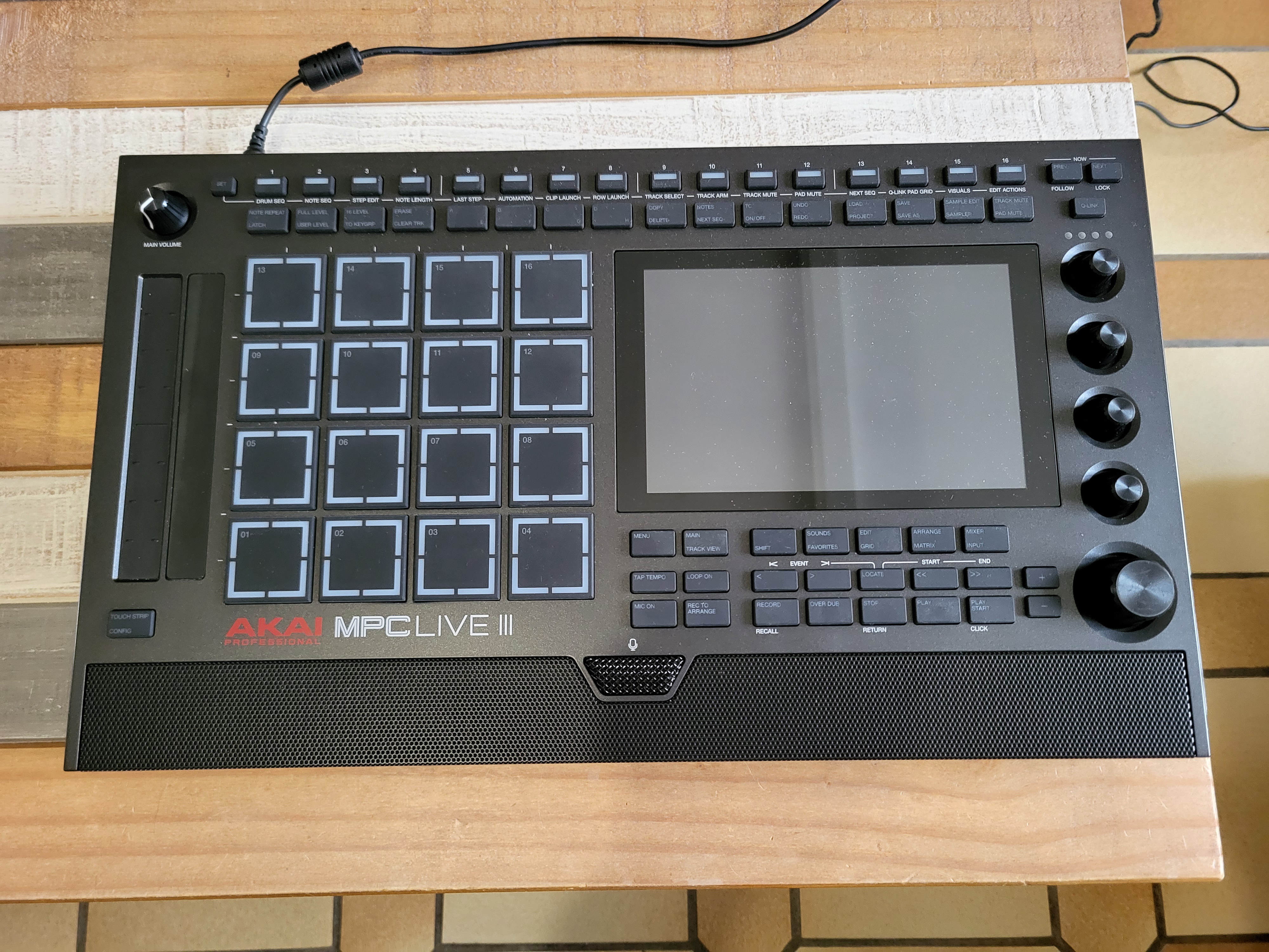 Mpc live 3 avec boite/ 2 ans et demi de garantie
