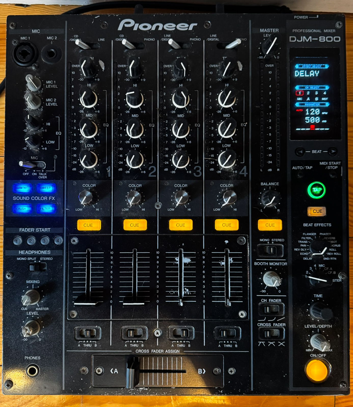Pioneer DJM-800 fonctionnelle état usé – prix réduit