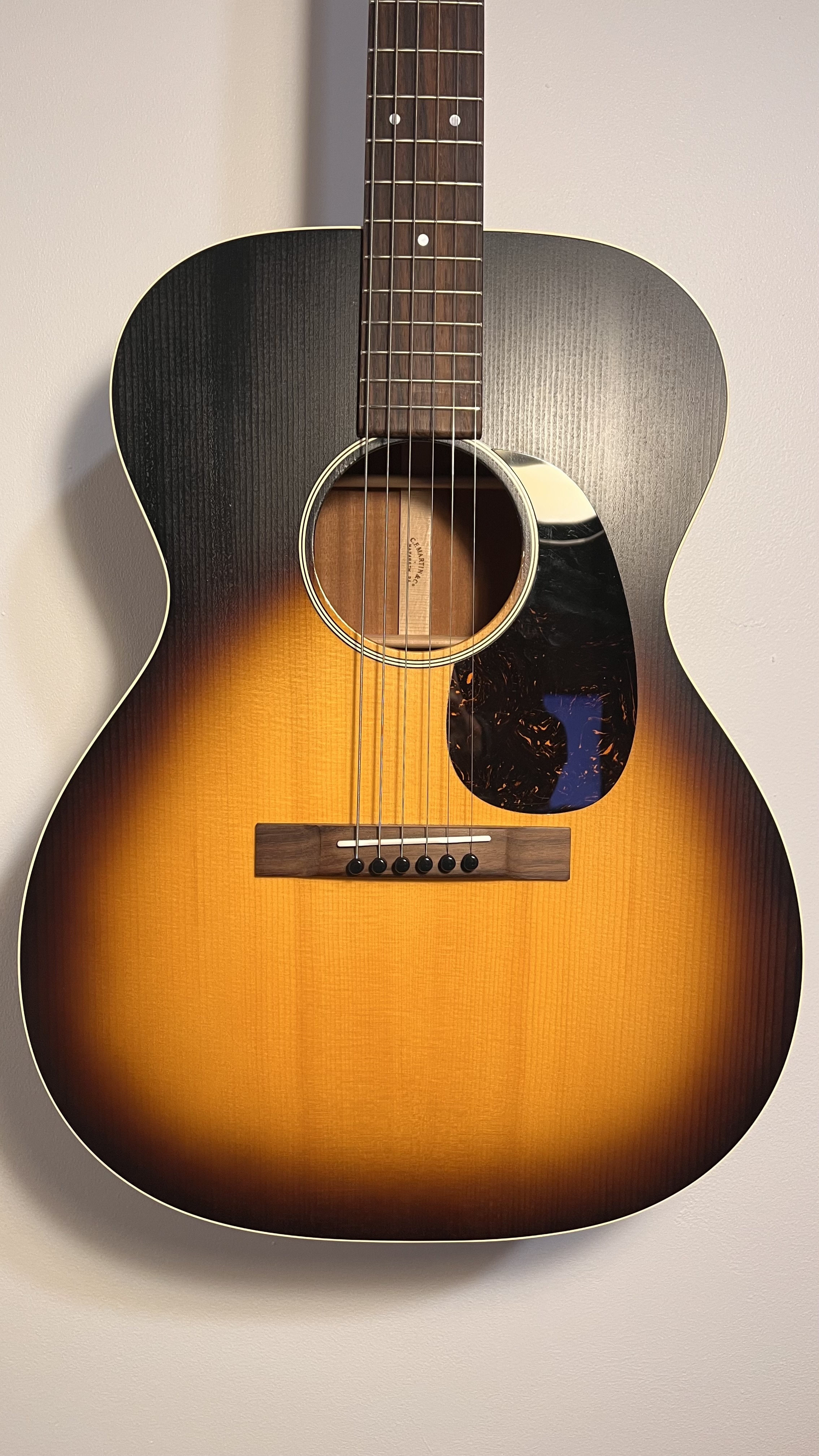 Martin 000-17 Whiskey Sunset – état excellent – 1700 € ferme