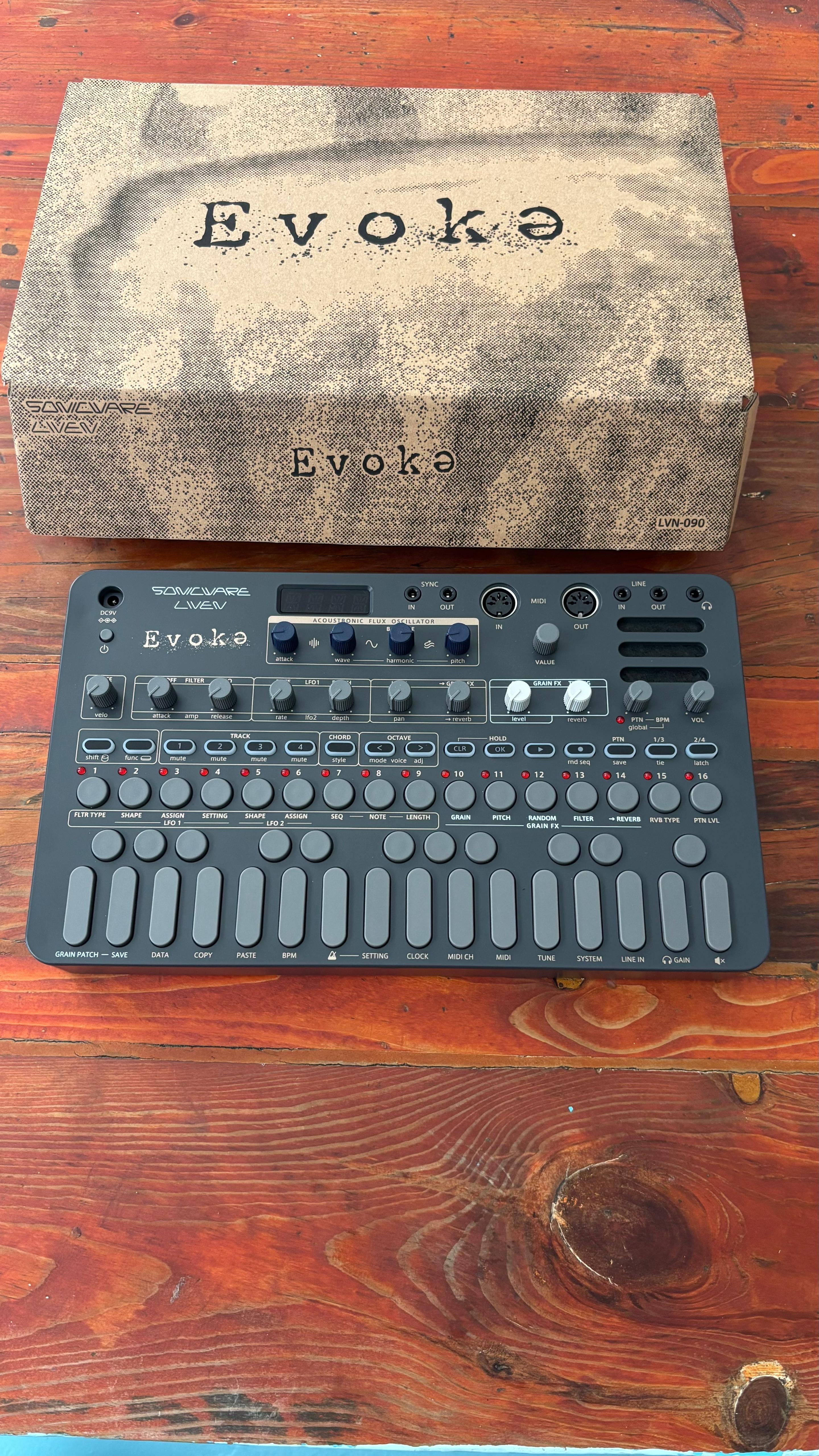 Synthétiseur Sonicware LIVEN Evoke NEUF + Garantie 3 ans