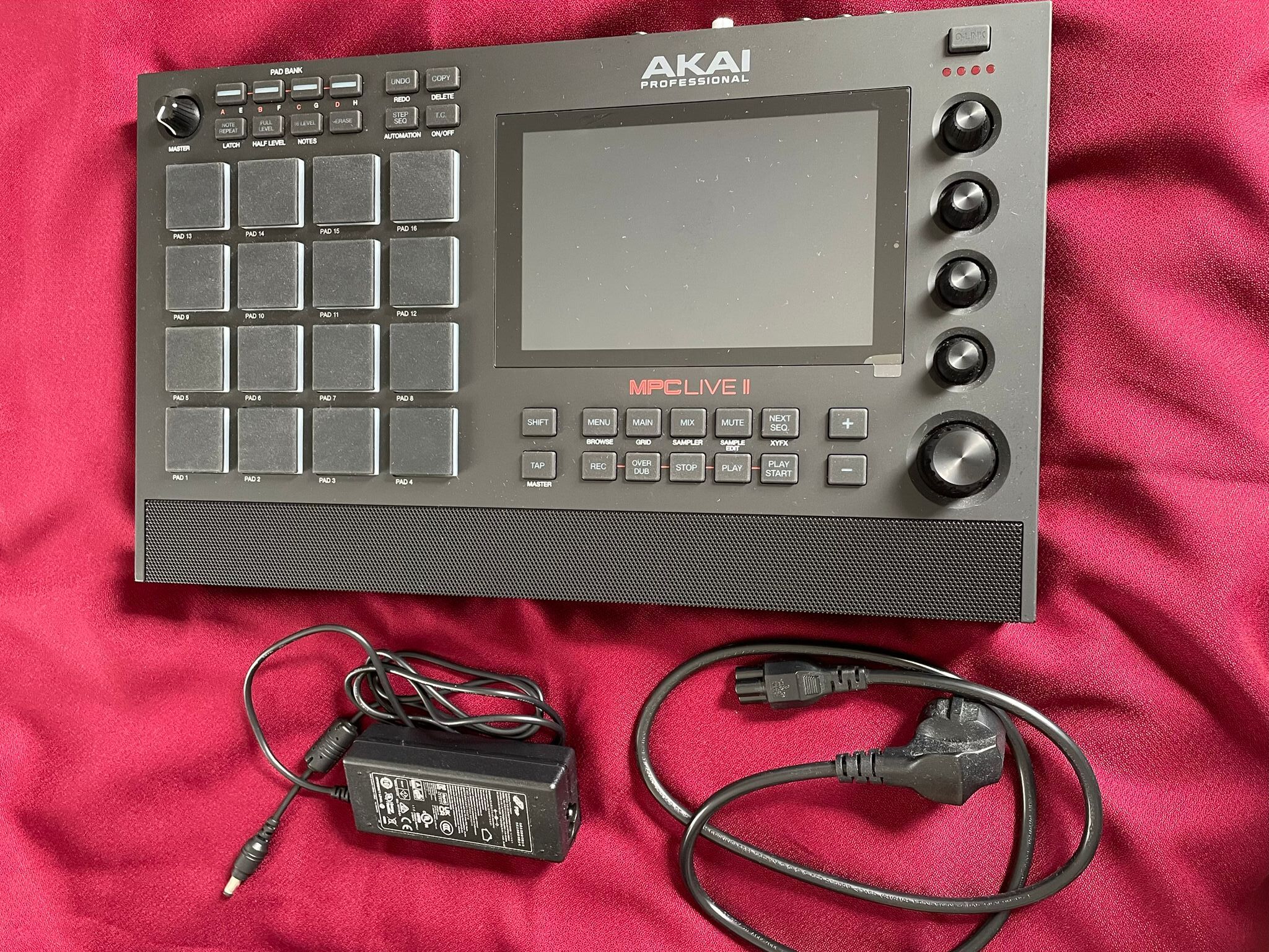 Akai Professional MPC Live II (51566)