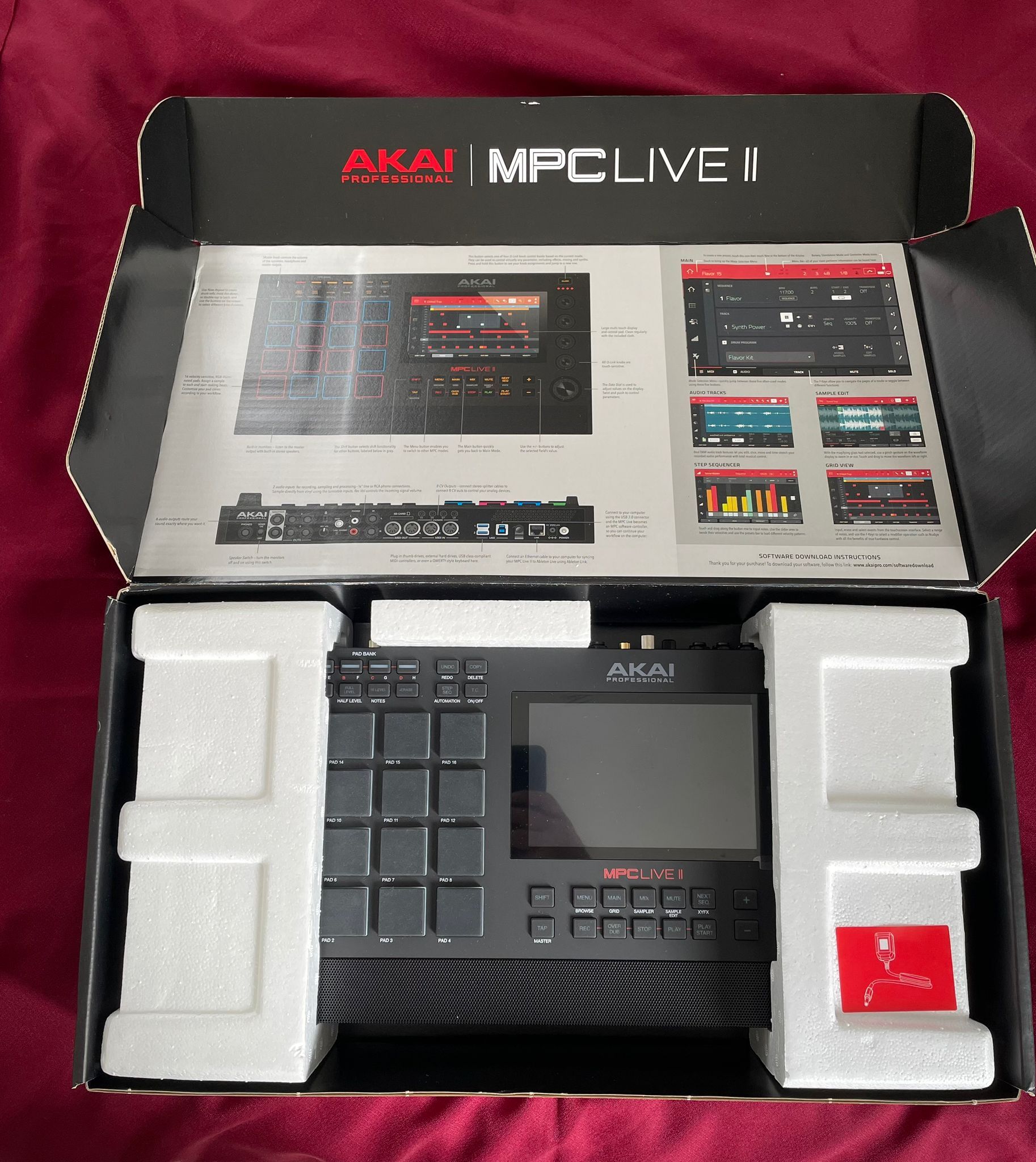 Vends Akai Professional MPC Live II encore garanti 4 ans