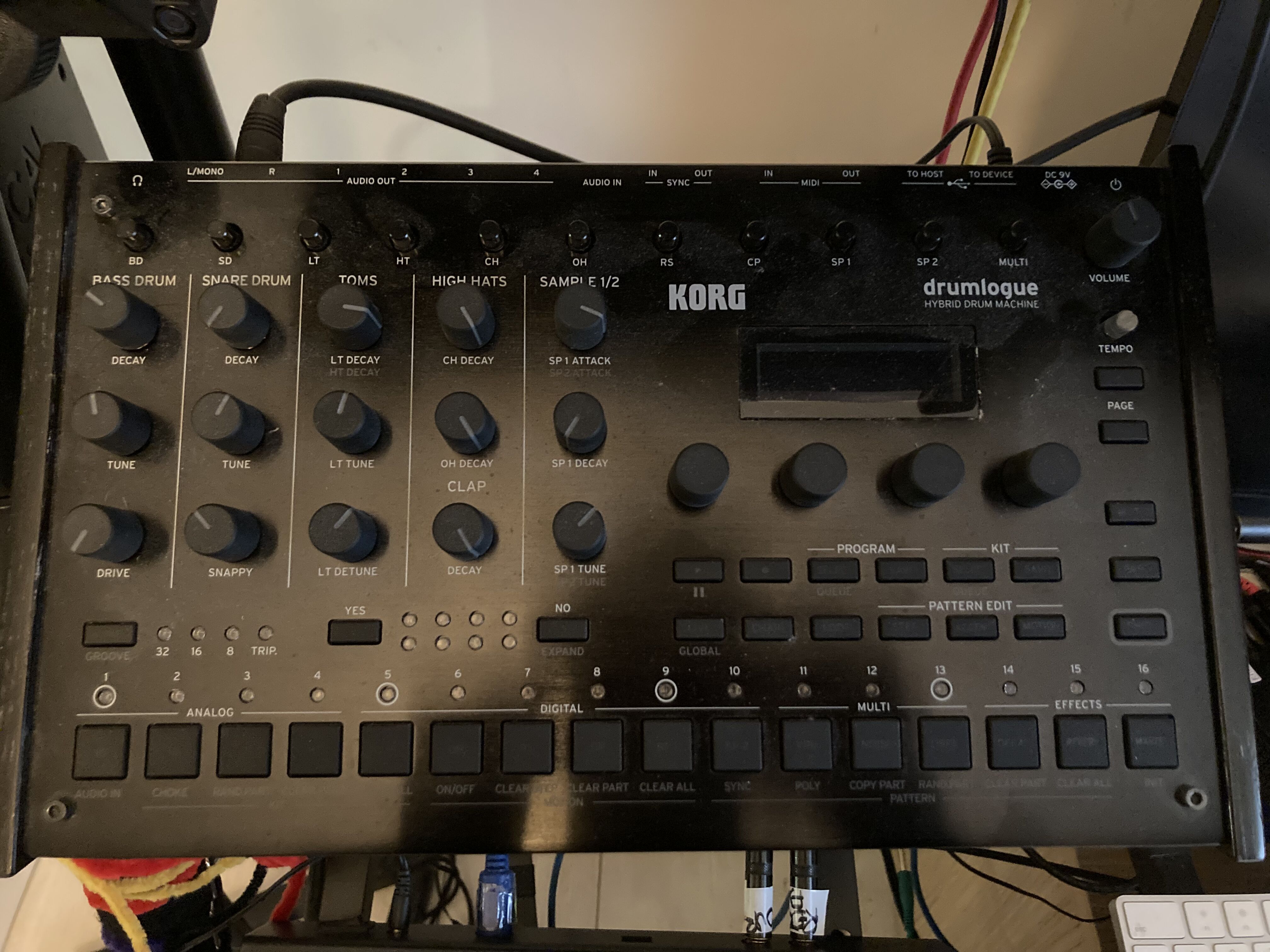 Vends korg drumlogue encore sous garantie