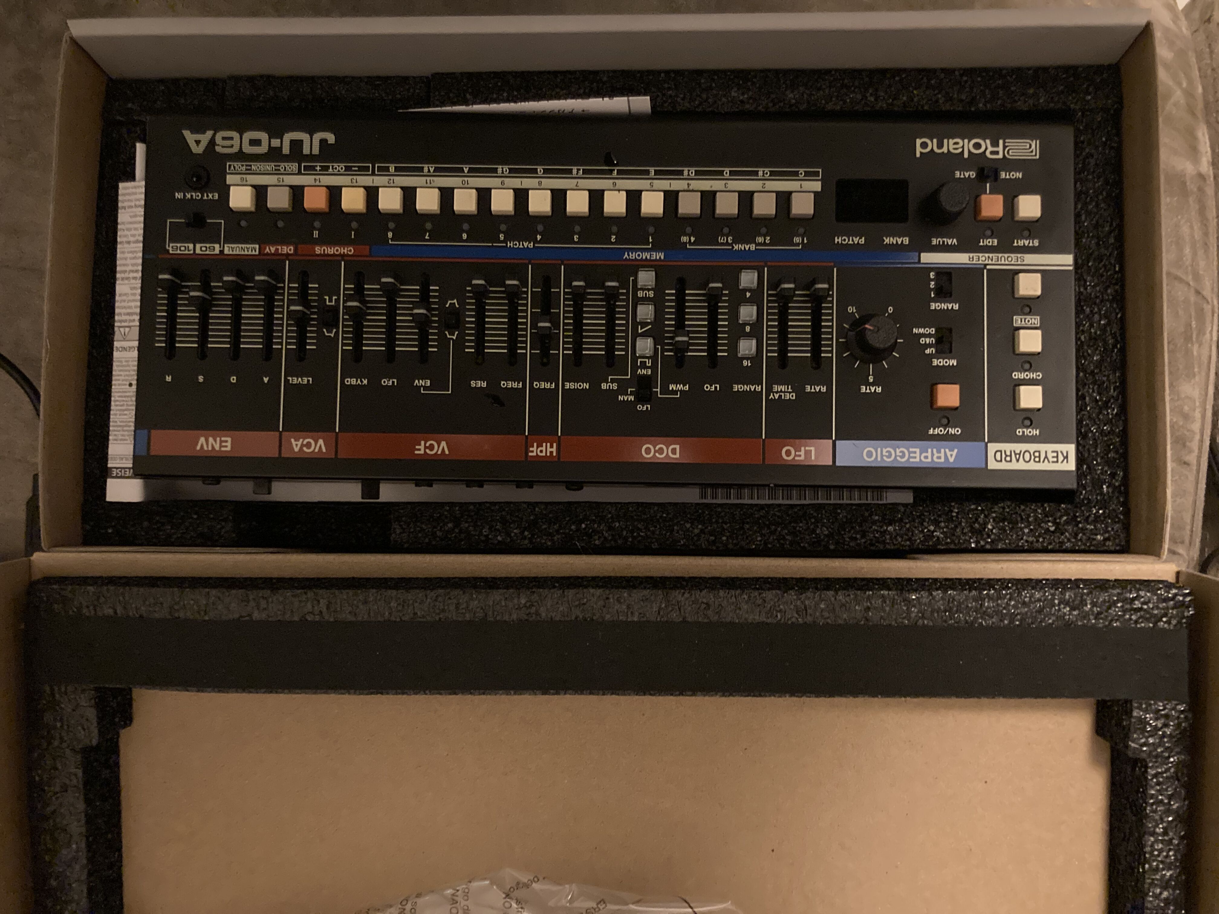 Roland JU-06A (80884)
