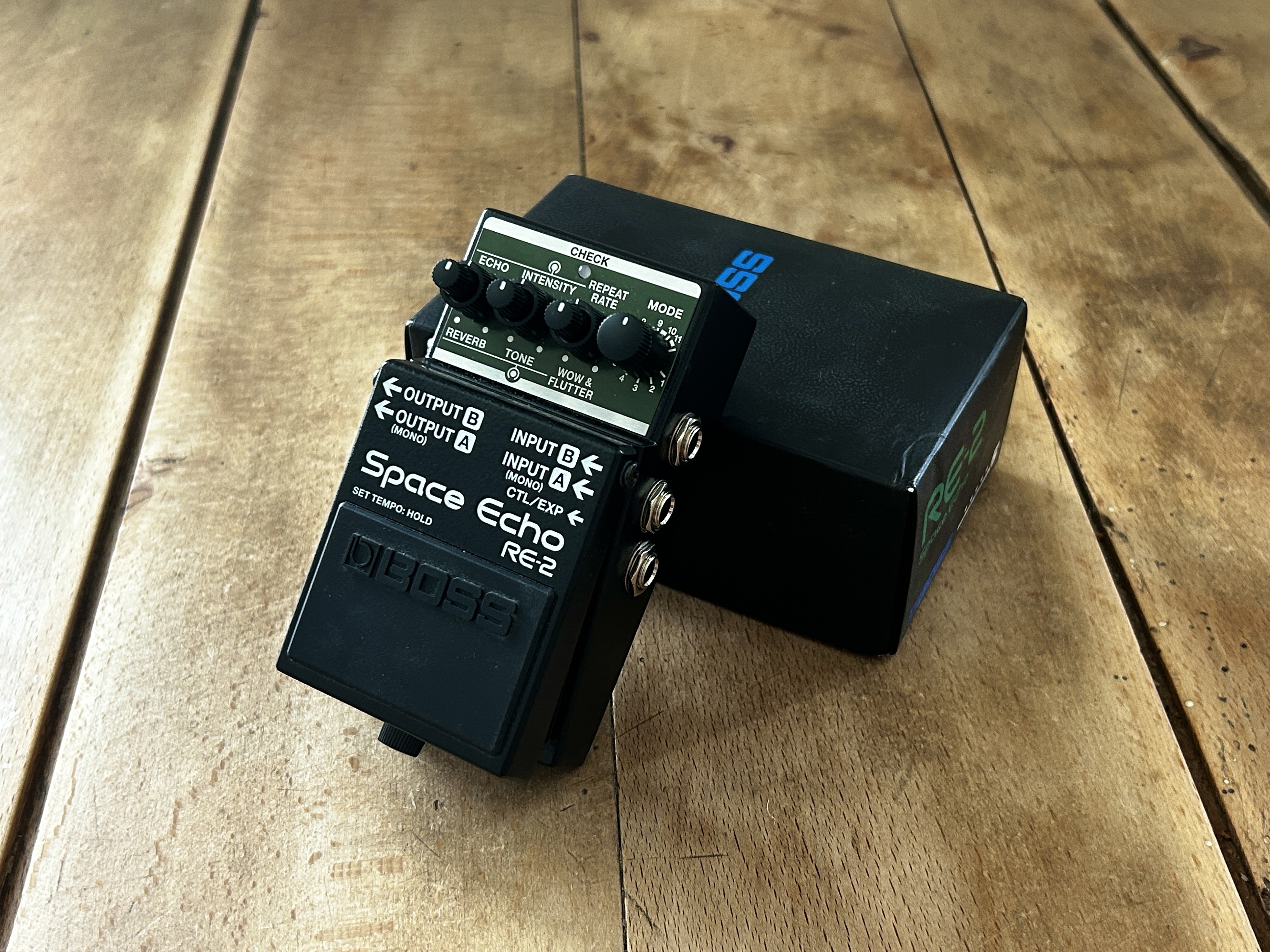 BOSS RE-2
