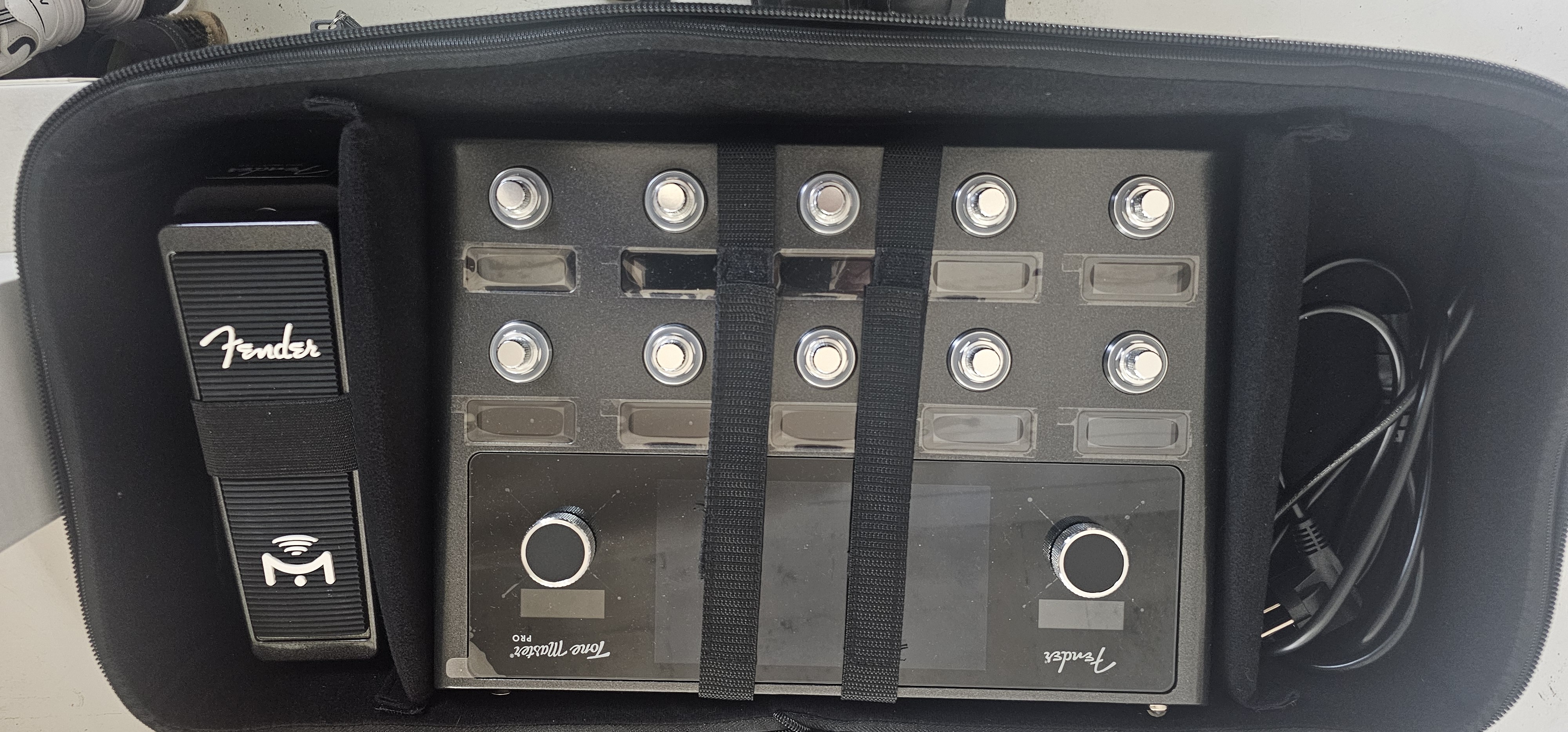 Tone Master Pro + housse Fender + pédale d'exp sp1-TM Fender