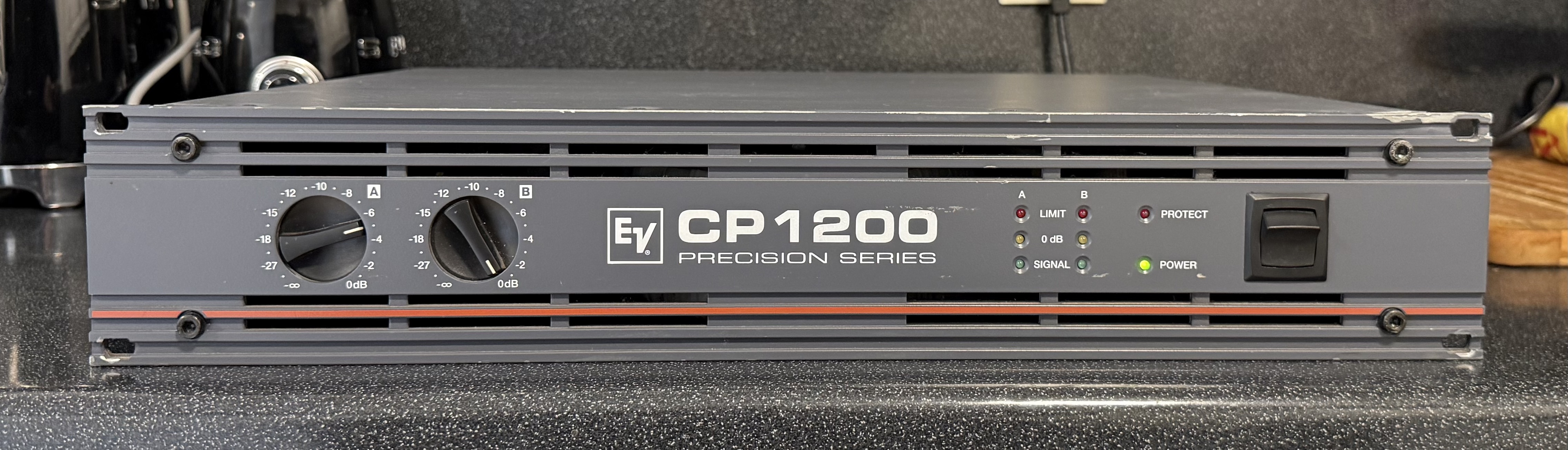 Ampli Electro-Voice CP1200