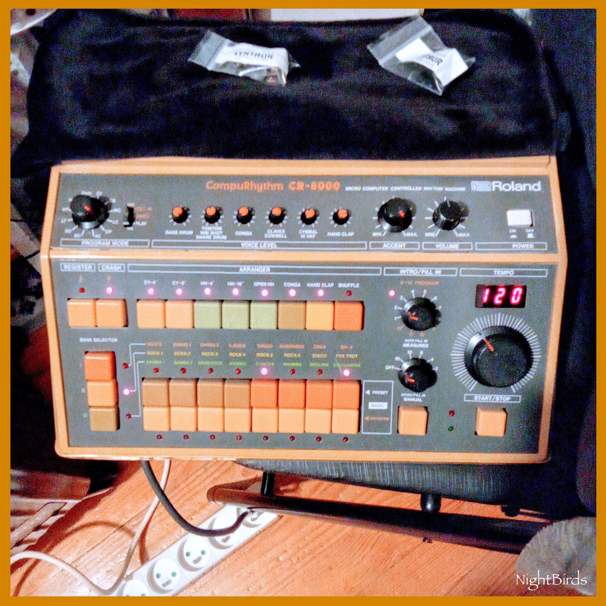VENDS ROLAND CR-8000 EN BON ÉTAT …