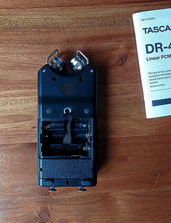 Tascam DR40  (2)