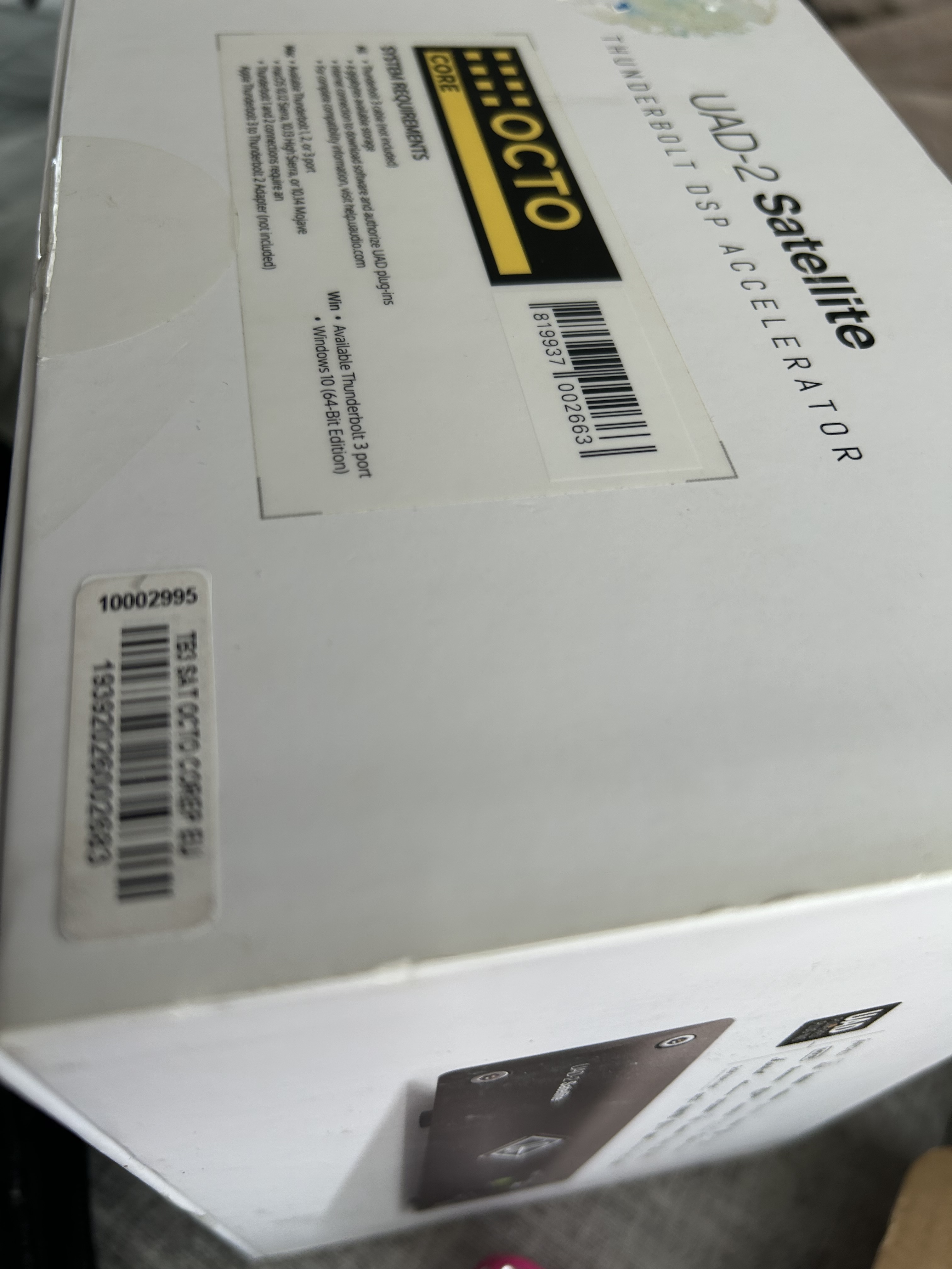 Universal Audio UAD-2 Satellite Thunderbolt 3 - OCTO Core (30808)