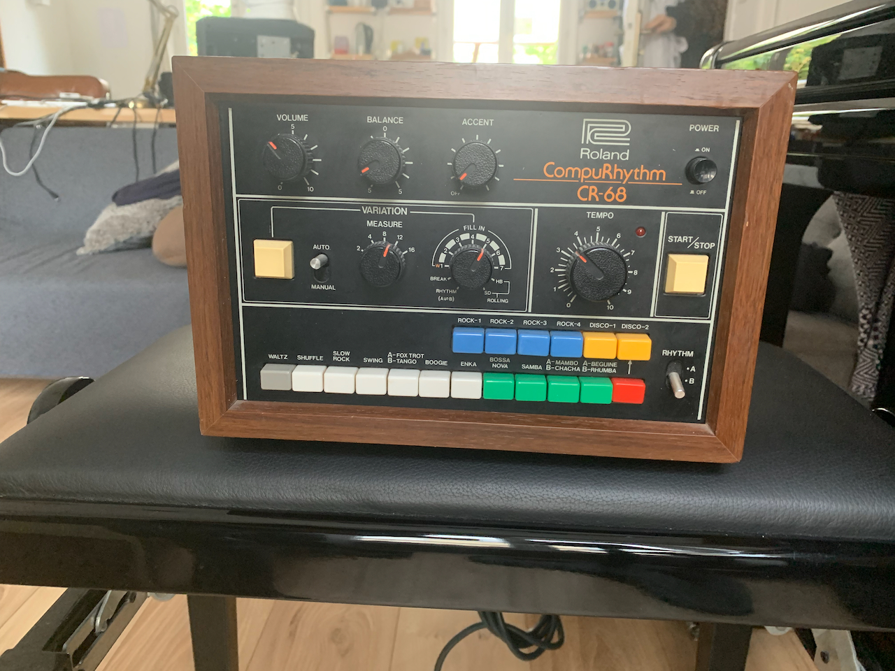 Vends CR-68 Roland, boîte à rythme vintage analogique 1979 (midifiée)