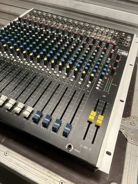 SOUNDCRAFT SPIRIT M12