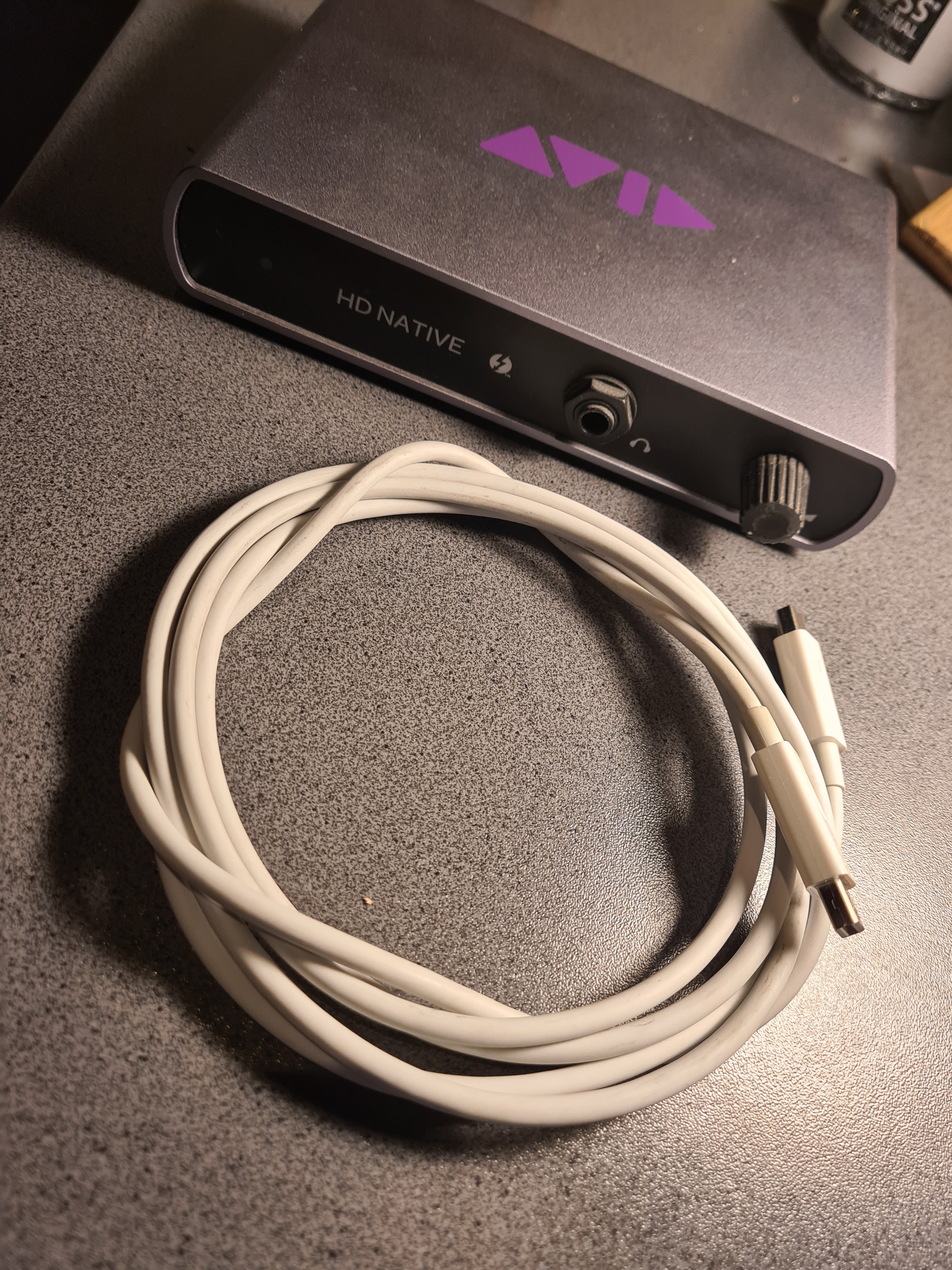 Avid HD NATIVE Thunderbolt 