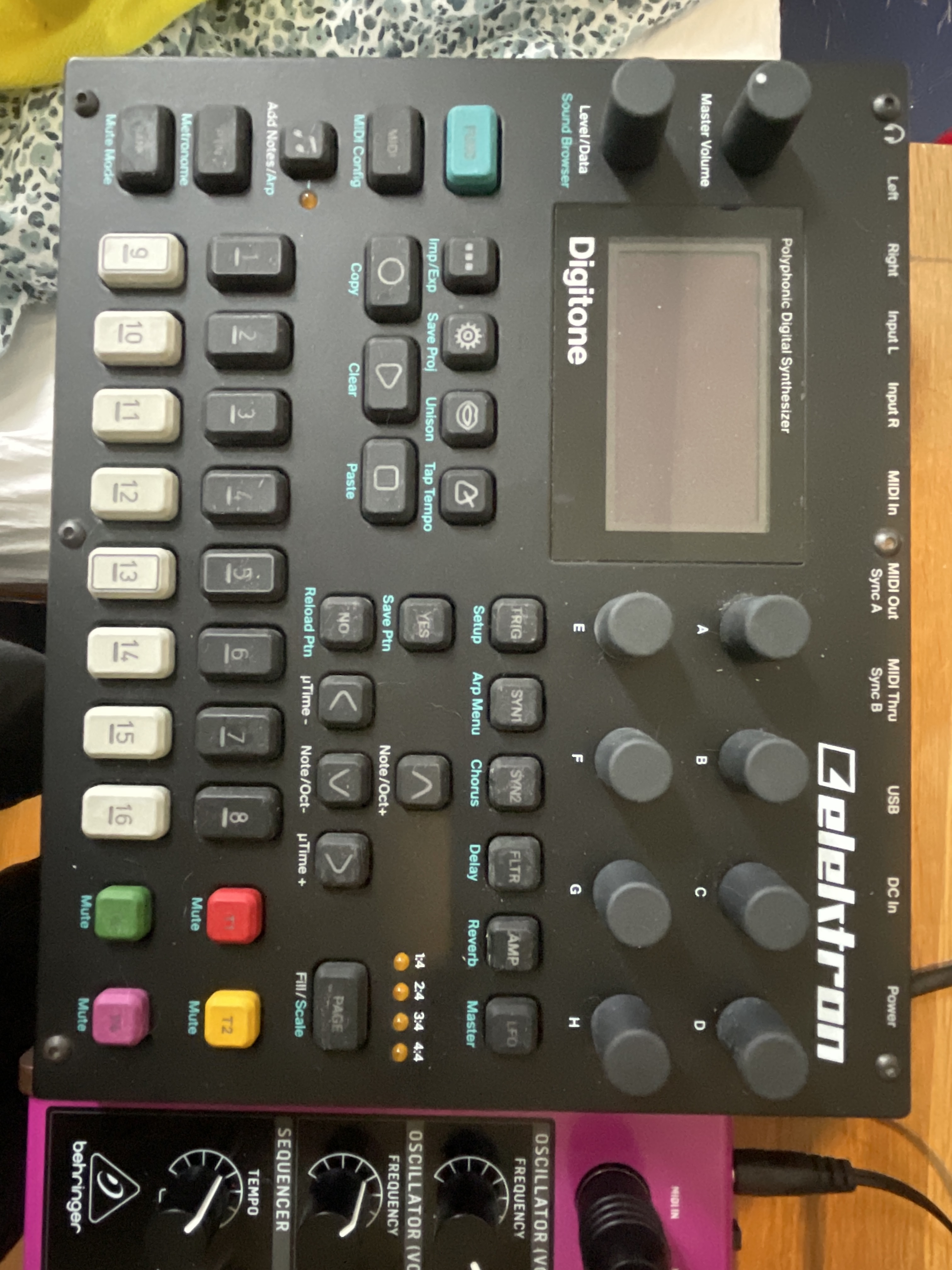 Vends elektron digitone parfait état 