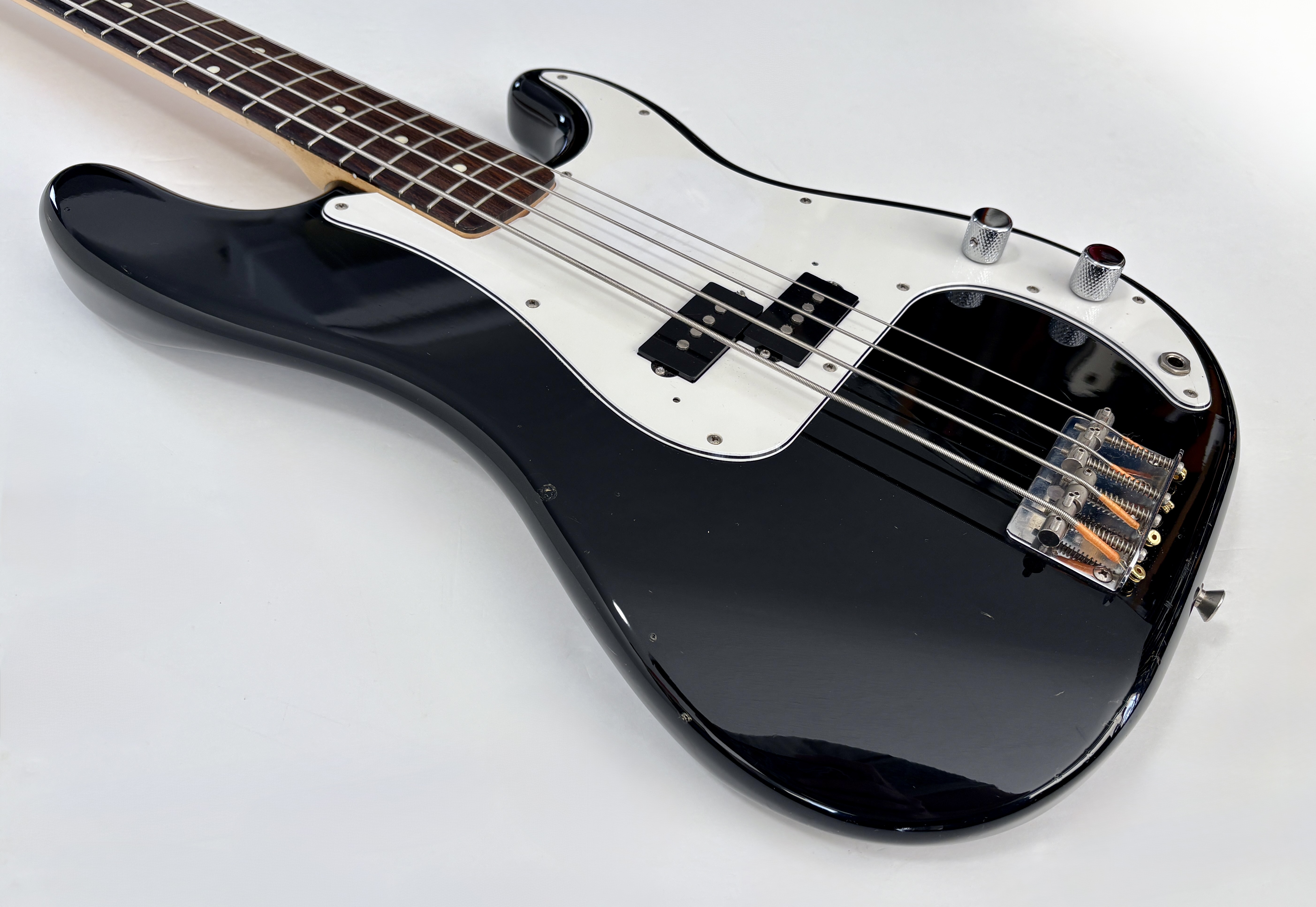 Fender Precision Bass Japan (725)