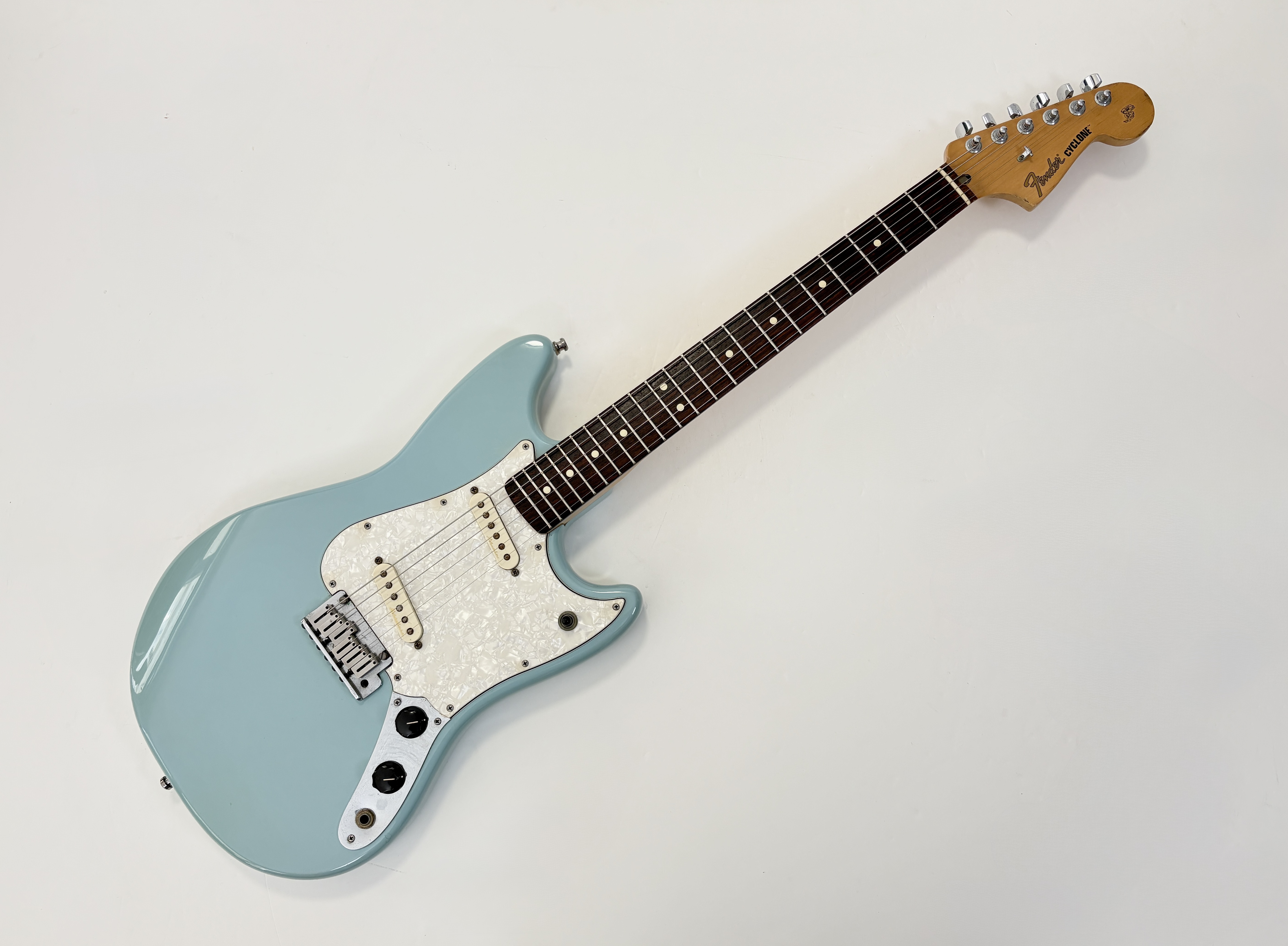Fender Cyclone Deluxe 2000 Daphne Blue made in USA