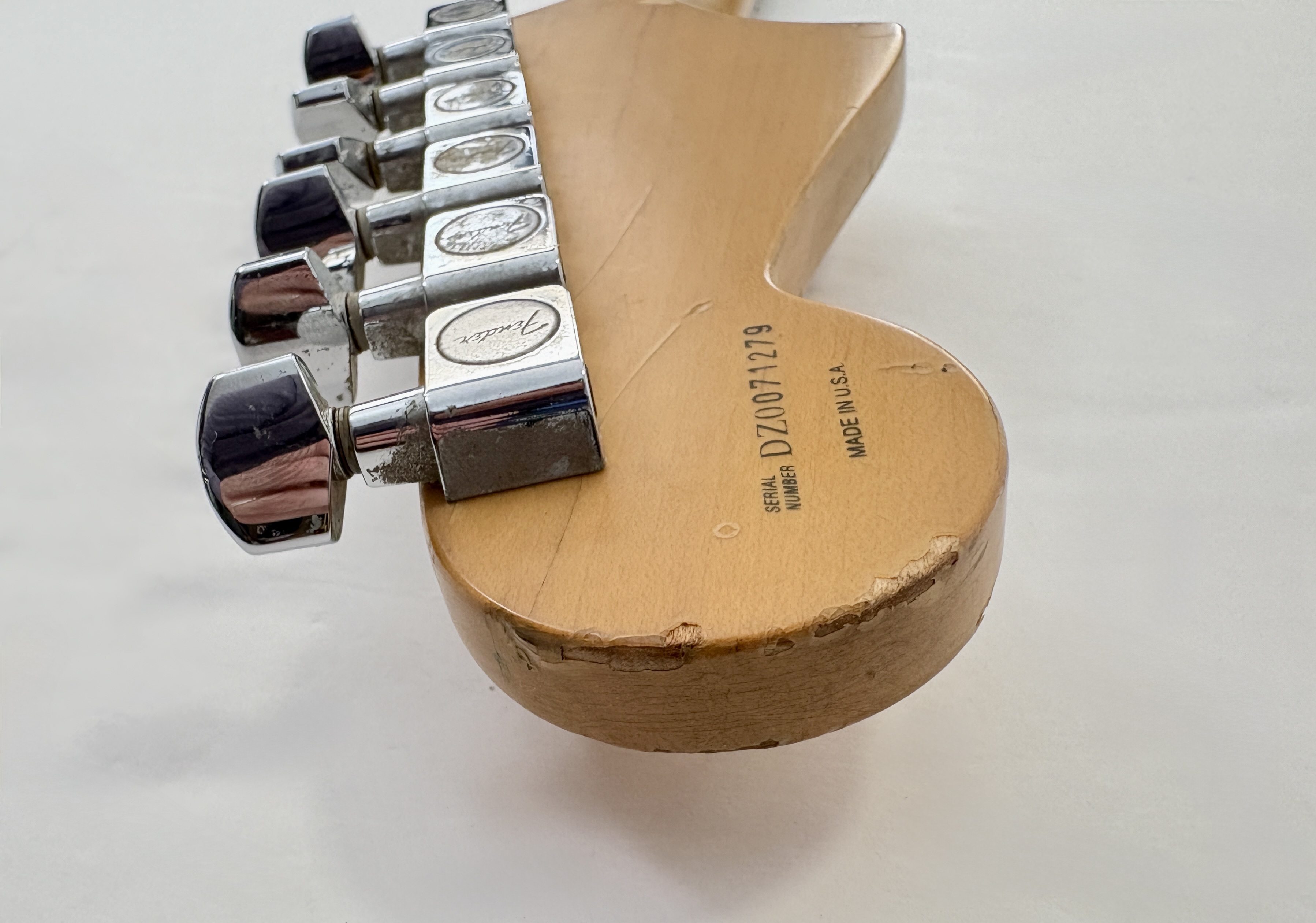 Fender Deluxe Cyclone (41851)