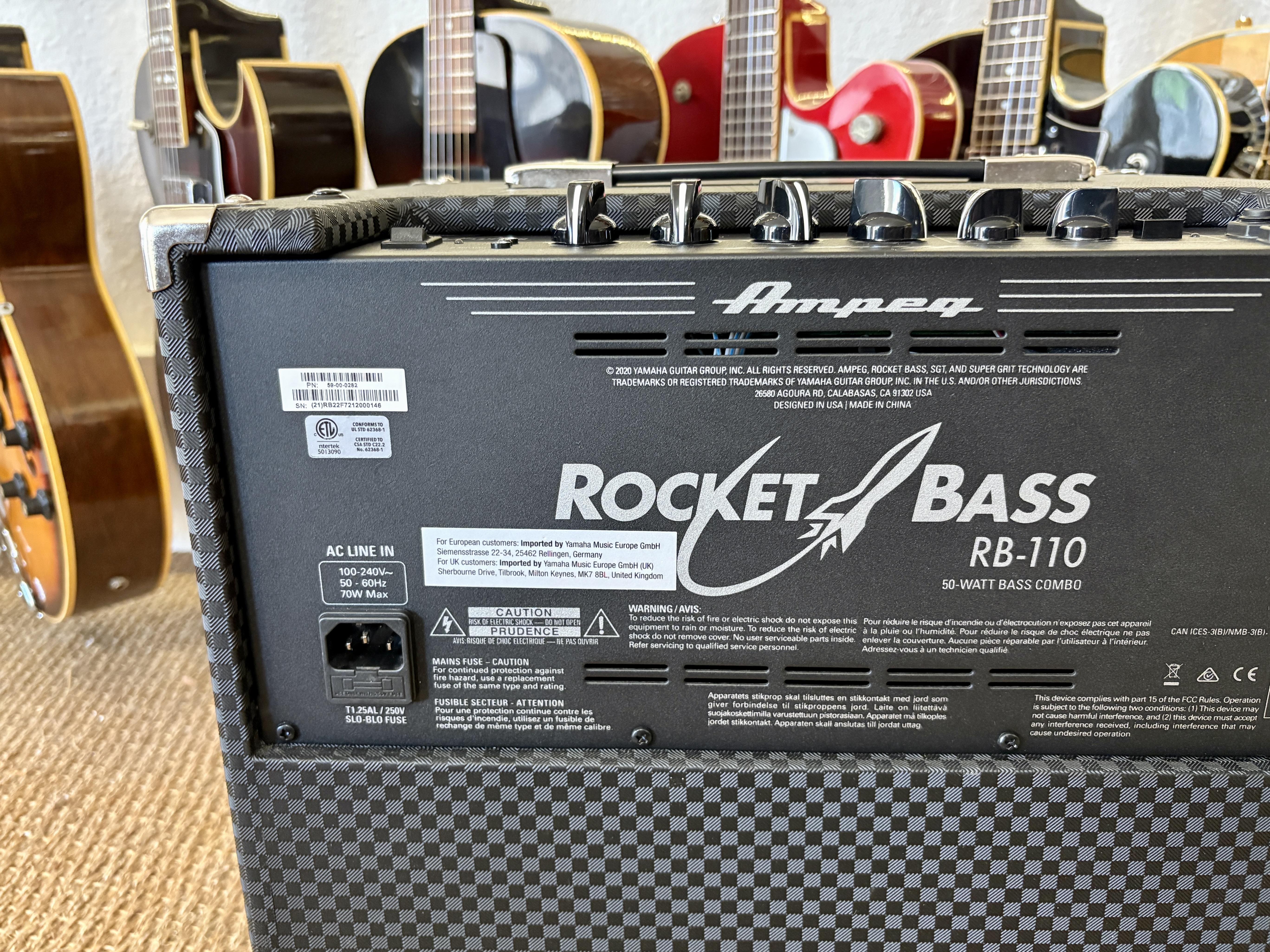 Ampeg RB-110 (32104)