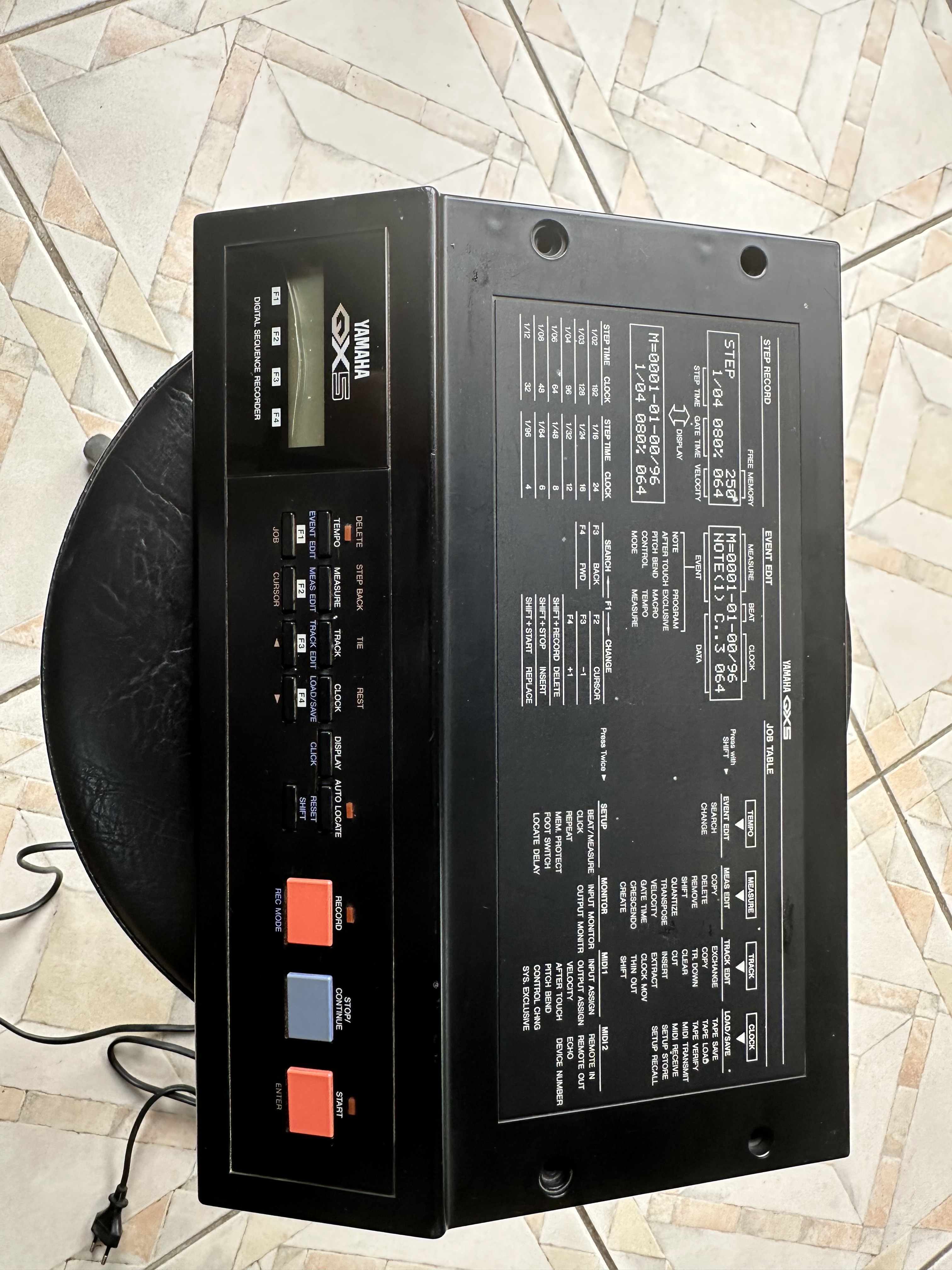 QX5 YAMAHA SEQUENCEUR