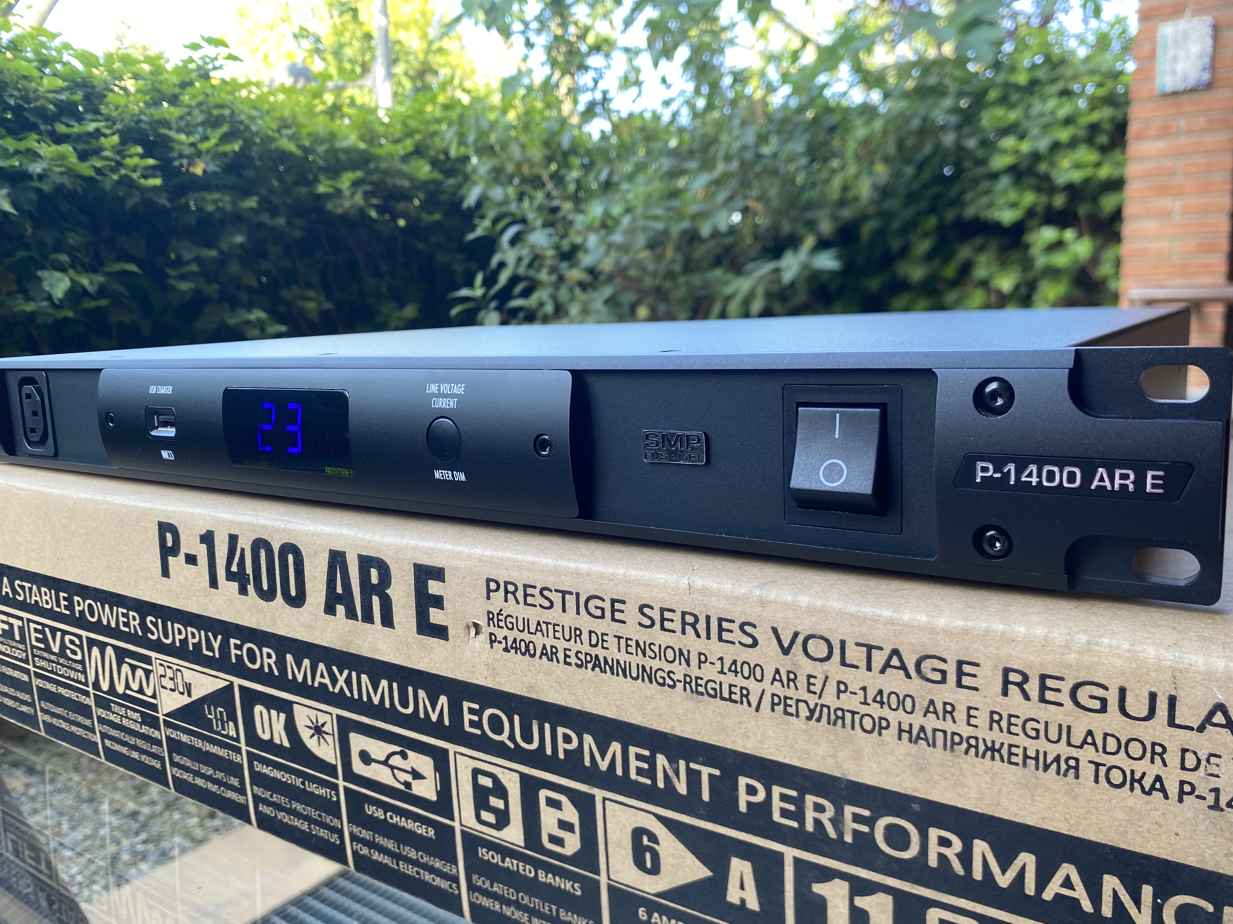 FURMAN P-1400 AR E en TBE dans sa boîte d'origine