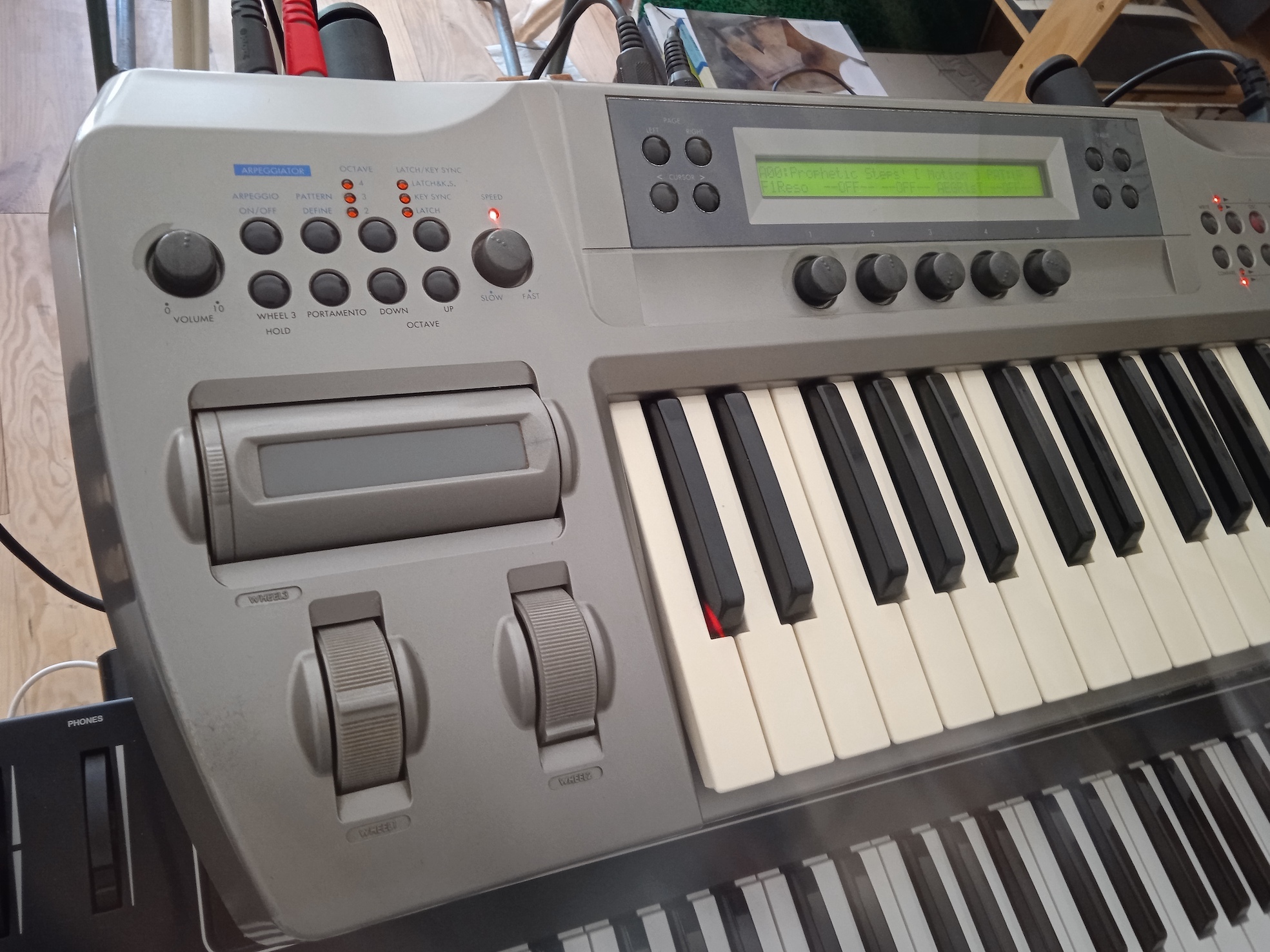 Vds Korg Prophecy très bon état!