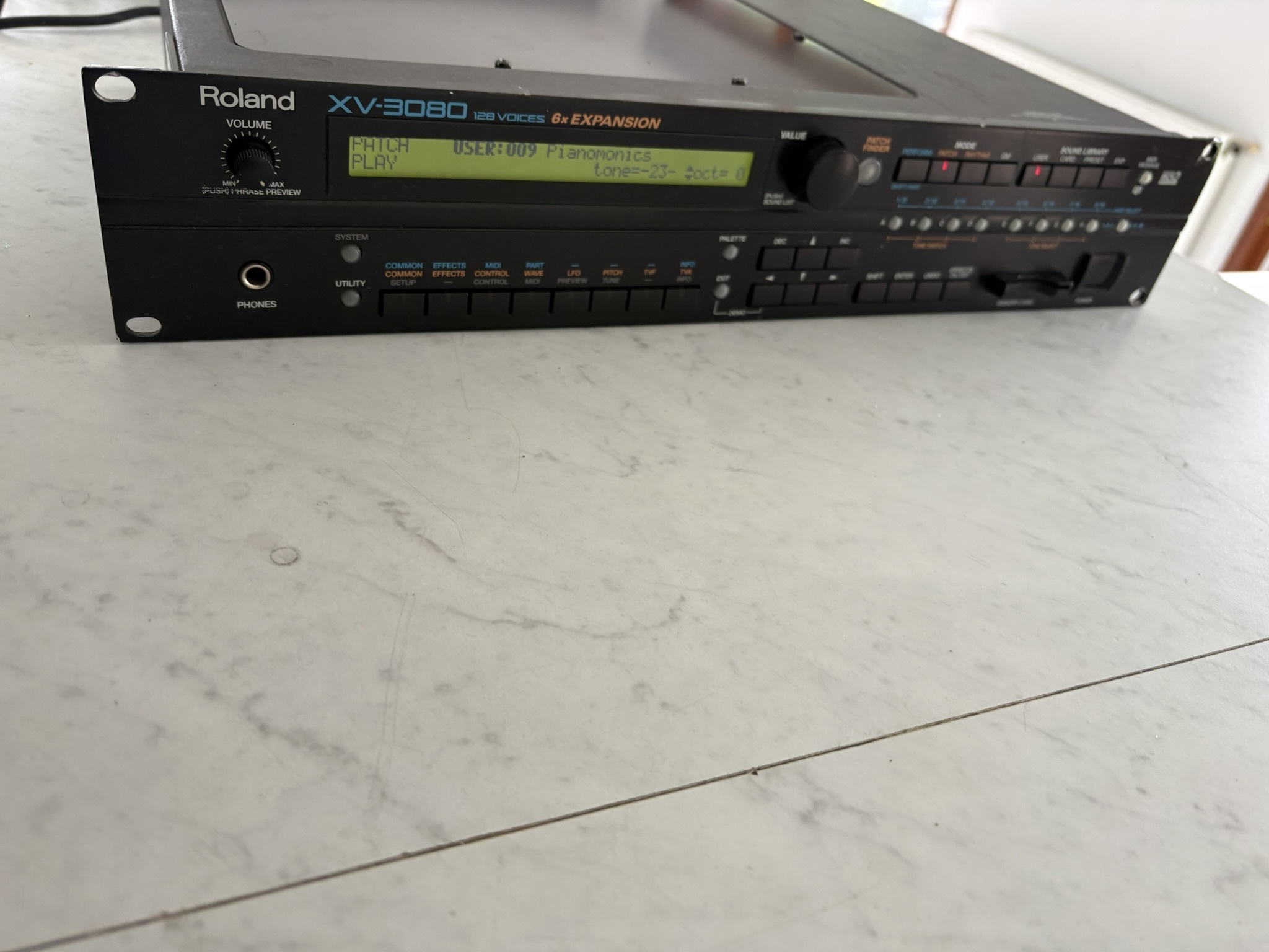 roland XV3080