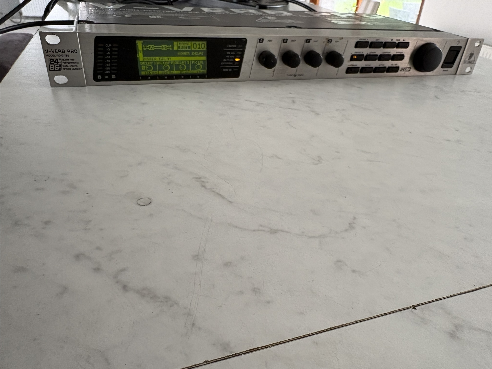behringer v verb REV2496