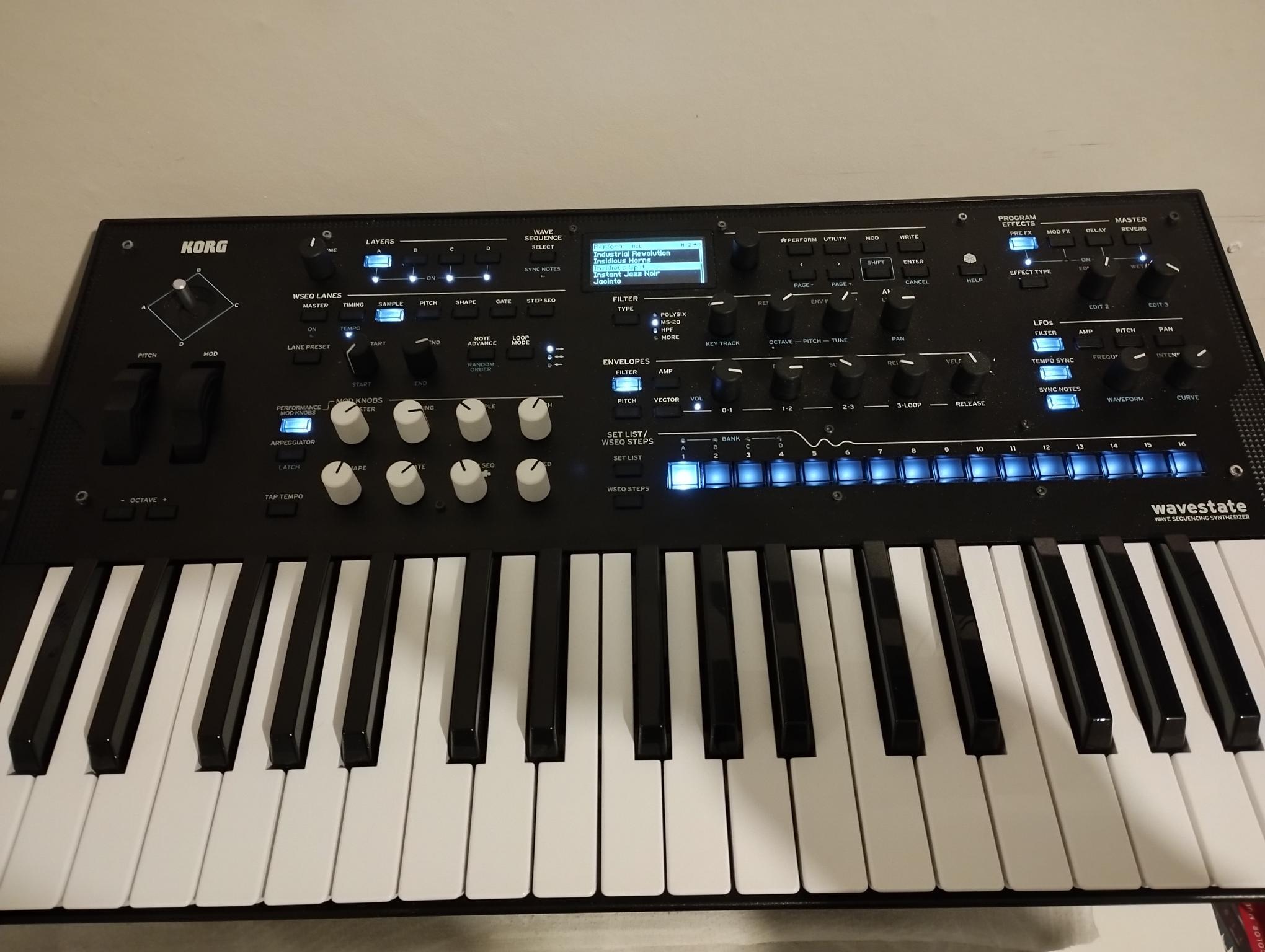 Vends KORG  Wavestate (version 1) très bon état,