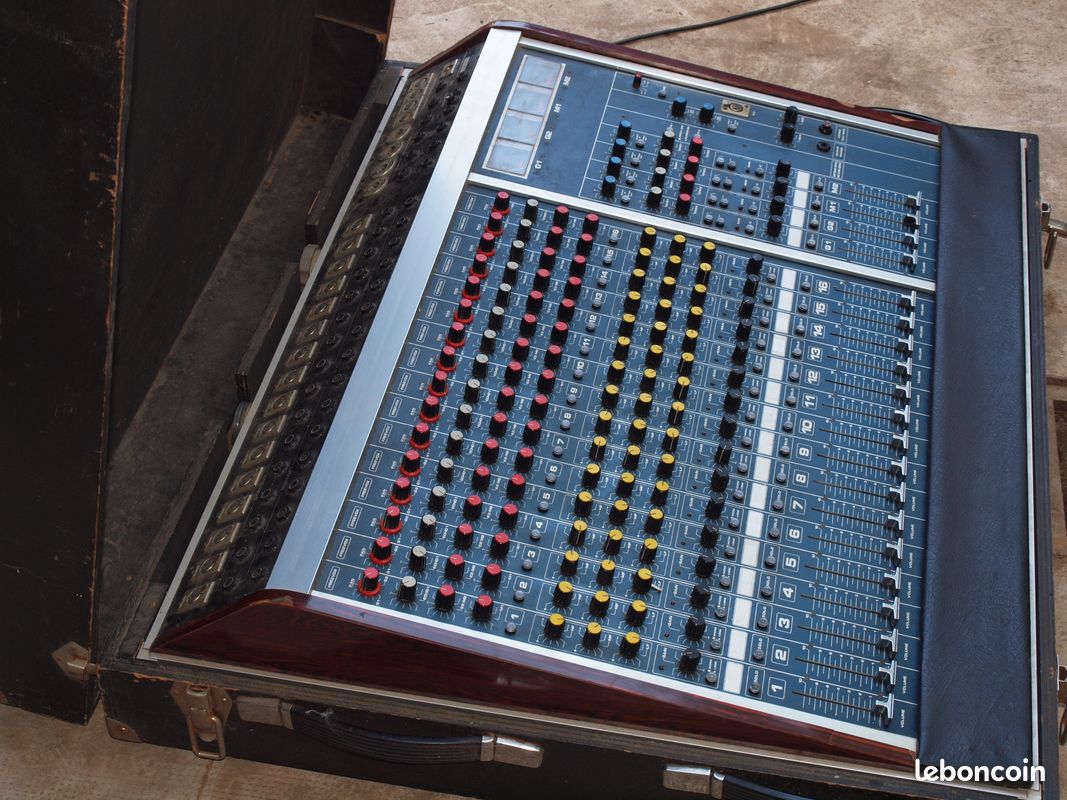 vends console analogique Freevox 2000s 16 voies