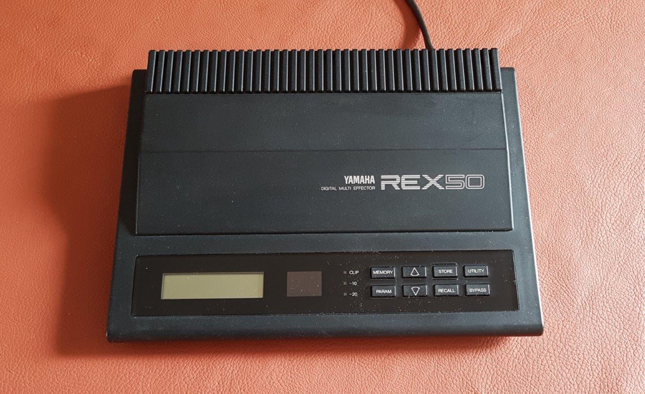 Vends Multi effet REX 50 YAMAHA