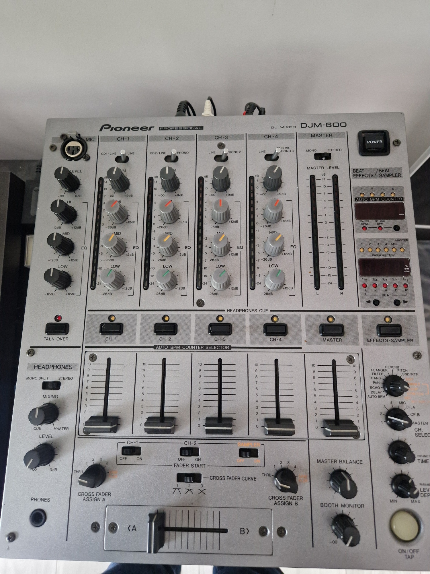 Vends Table de mixage DJM 600 Pioneer