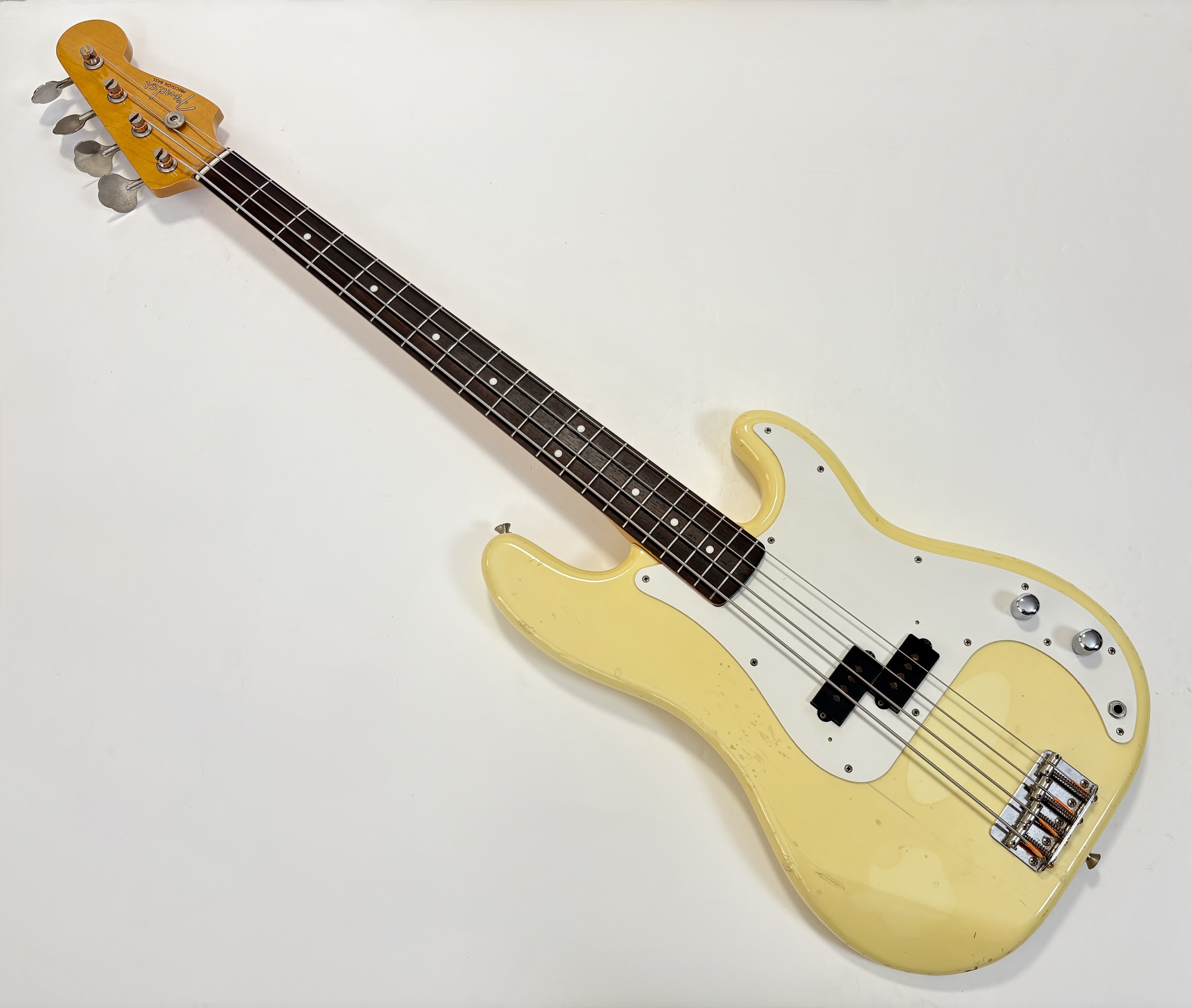 Fender Precision Bass Japan (81053)