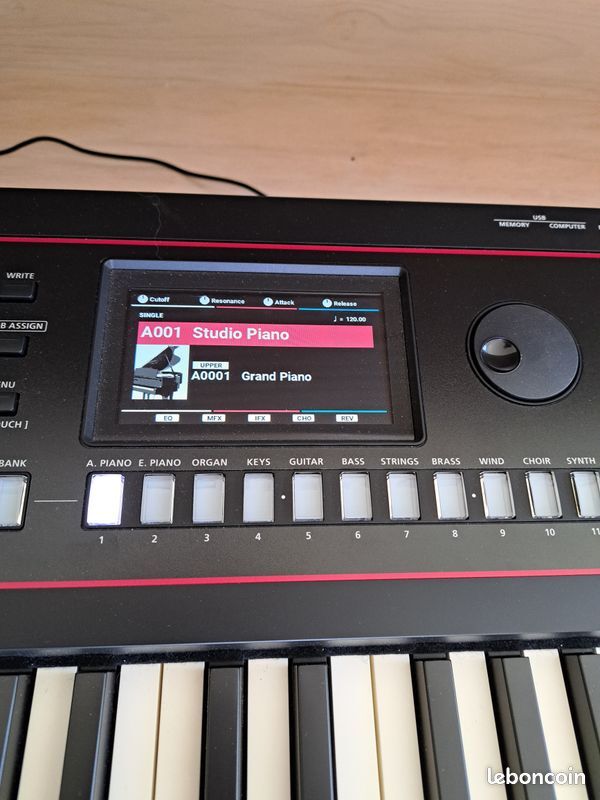 Vends Roland JUNO D8
