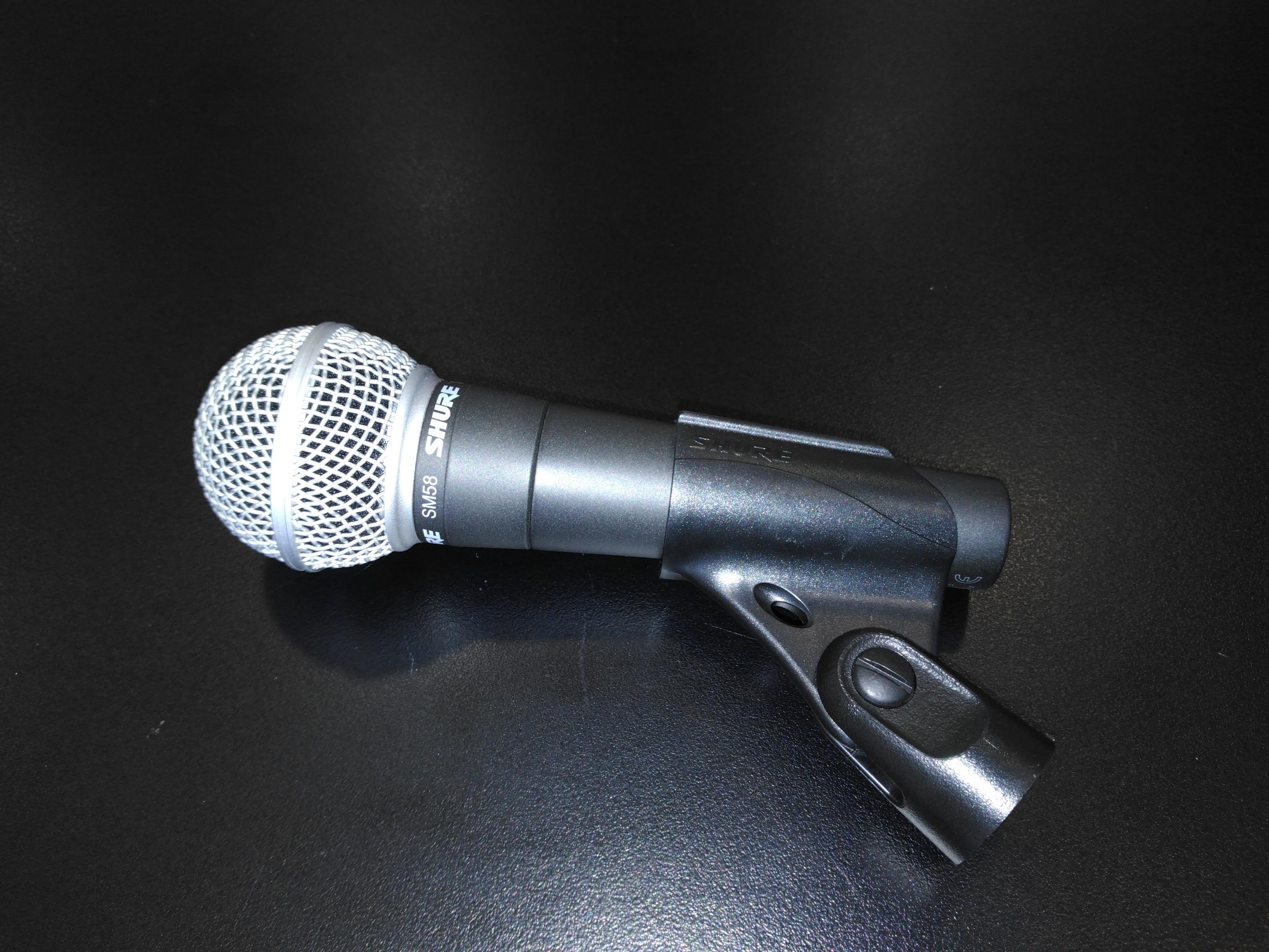 Vends Micro Shure SM58 S avec interrupteur + pince + housse - état neuf