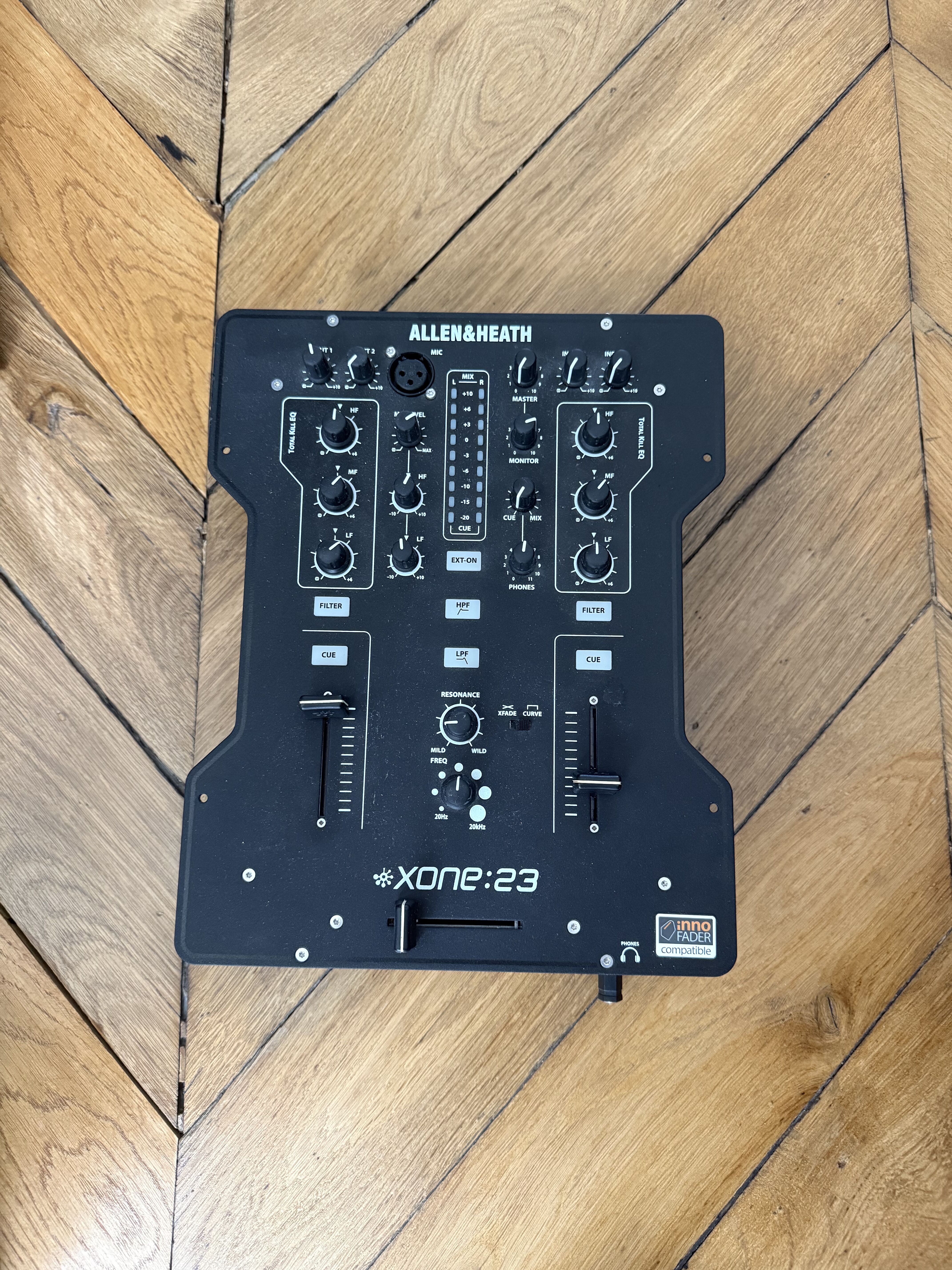 Vends mixer Allen & Heat Xone 23