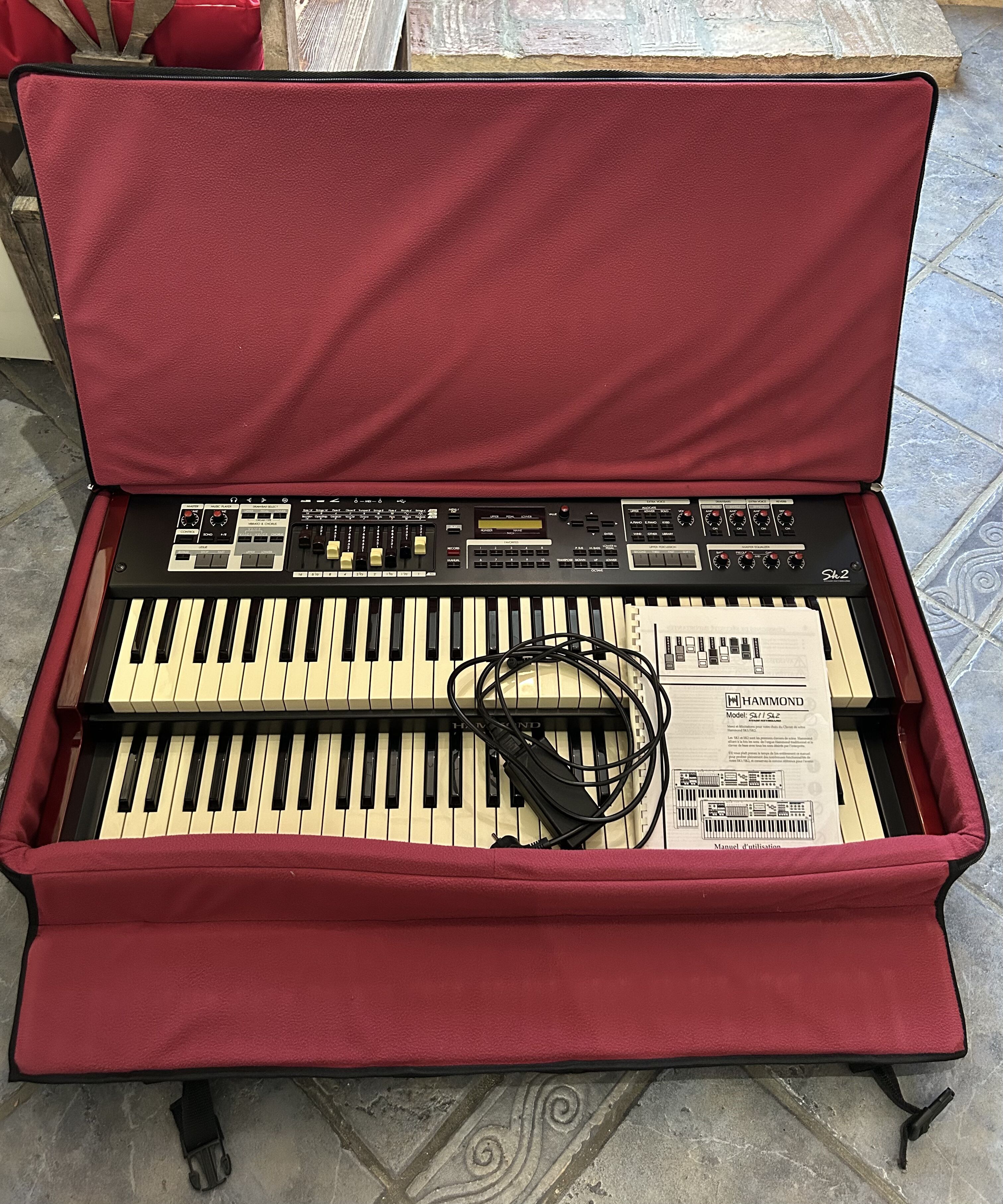 Vends Orgue Hammond SK2 avec softbag
