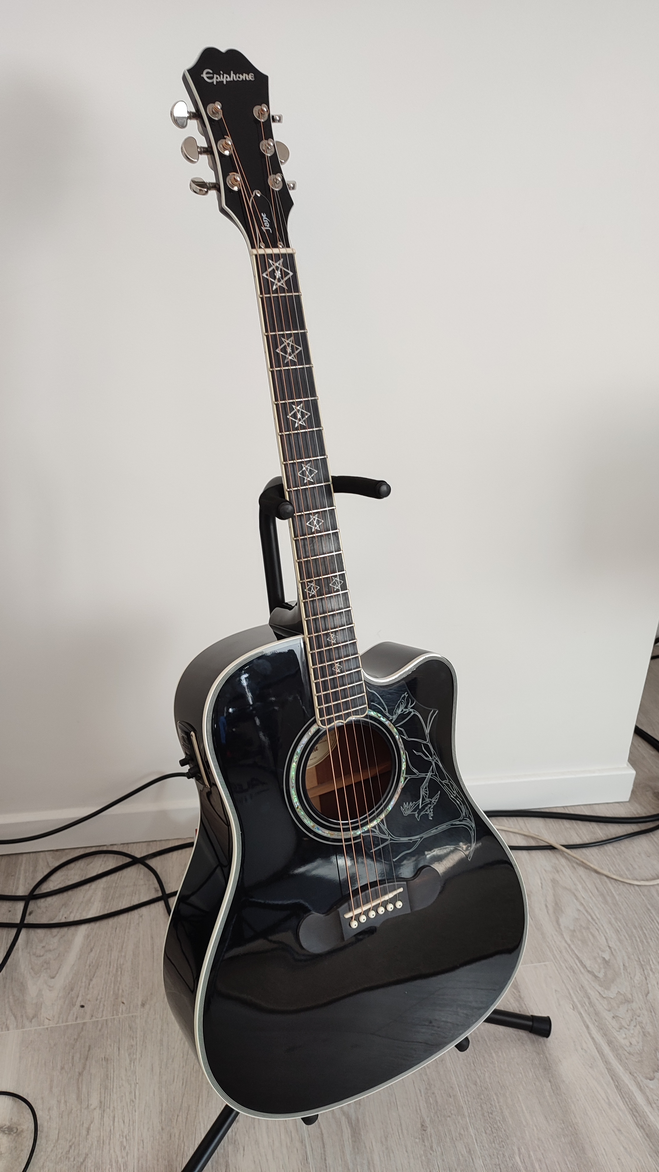 Epiphone Dave Navarro “Jane” – Dreadnought acoustique