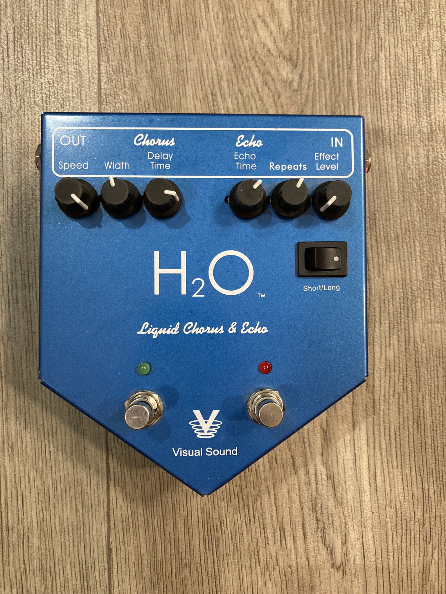 VISUAL SOUND - H²O Liquid Chorus & Echo