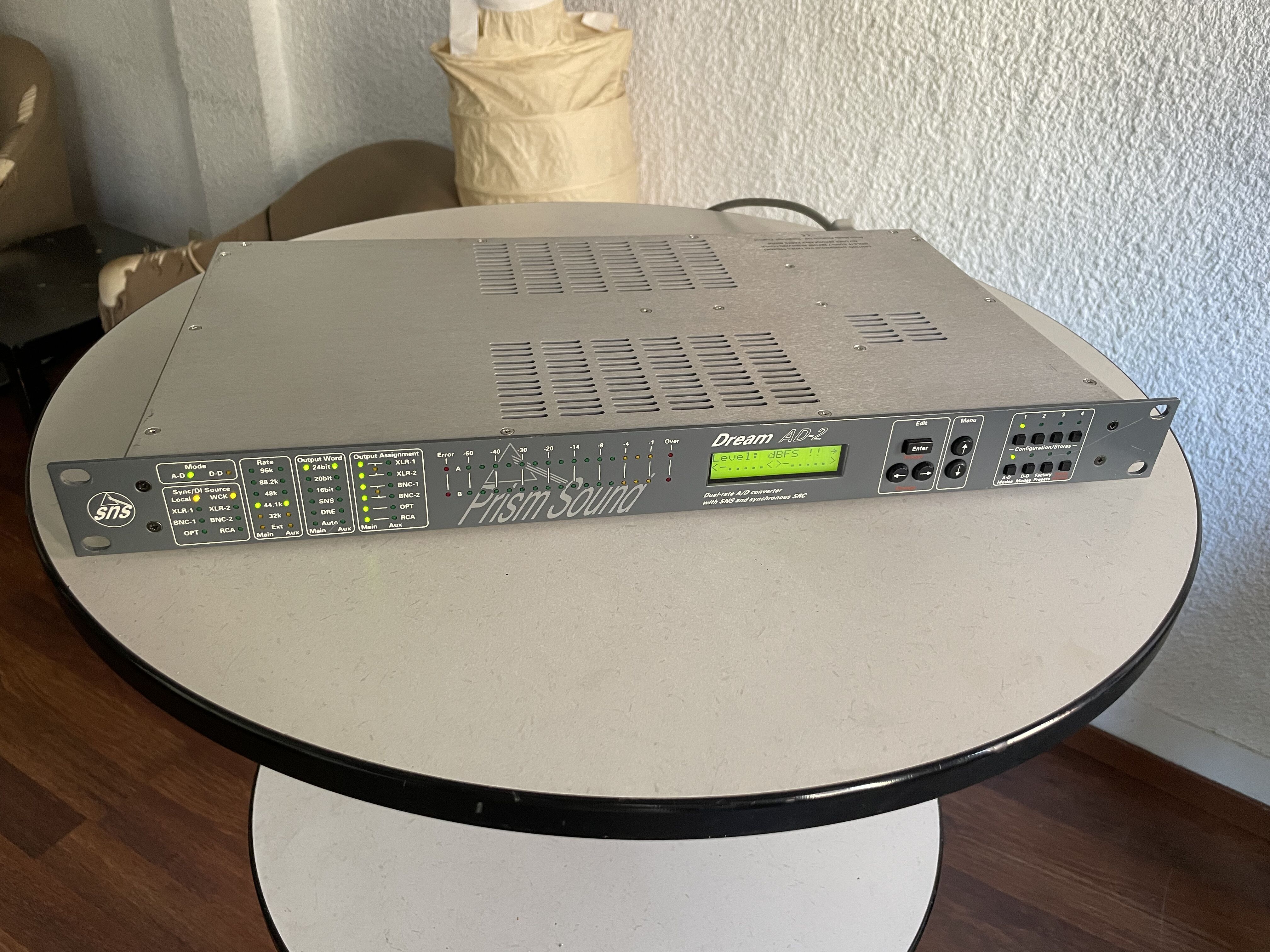 PRISM DREAM AD2 24bits/96khz recement recalibré et recappé par PRISM UK
