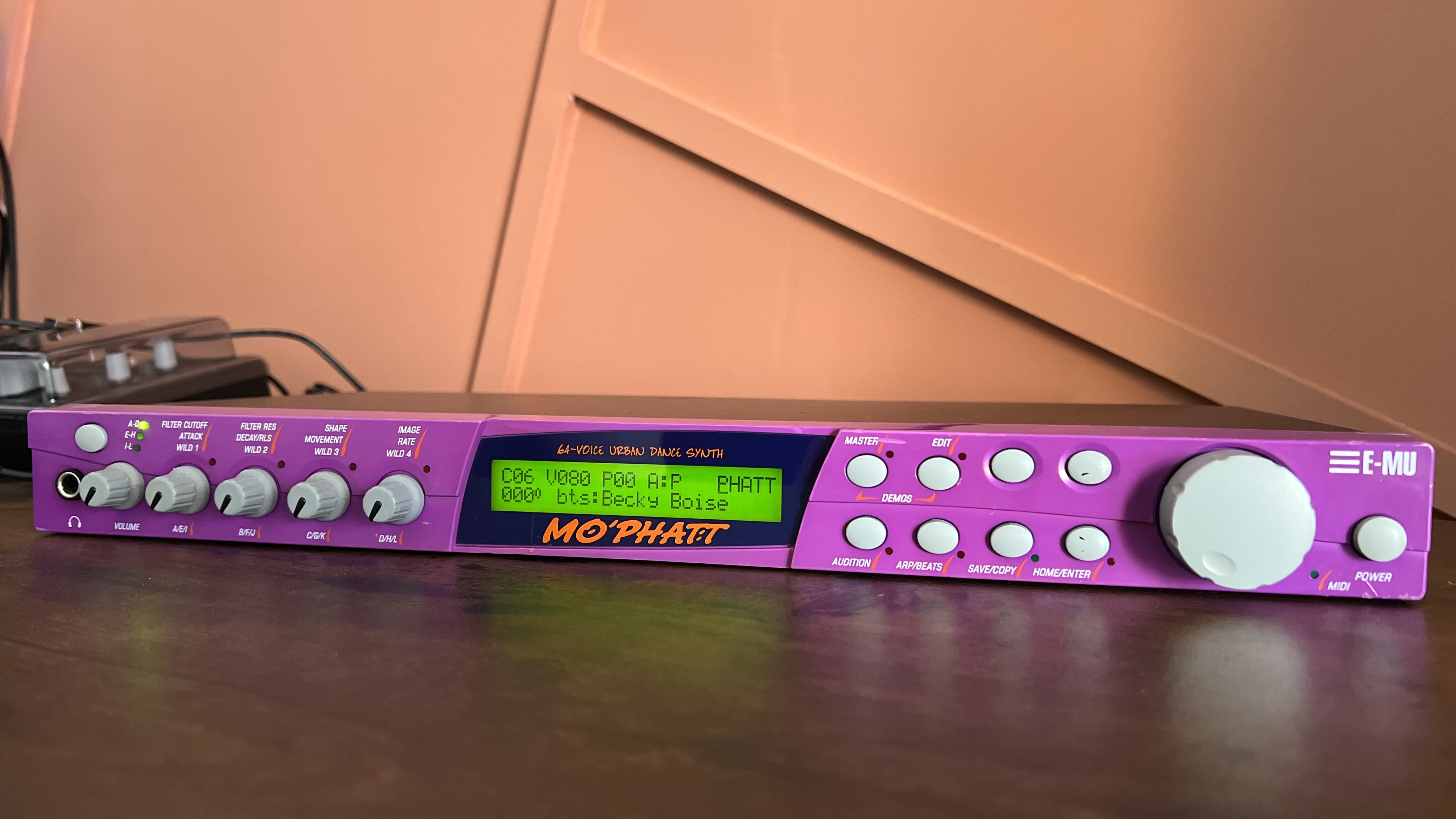 E-MU Systems Mo'Phatt Rackmount 64-Voice Expandable Synthesizer 2000 - Purple