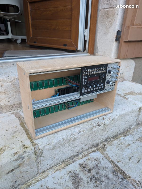 Vends Doepfer Eurorack case 6u 84hp